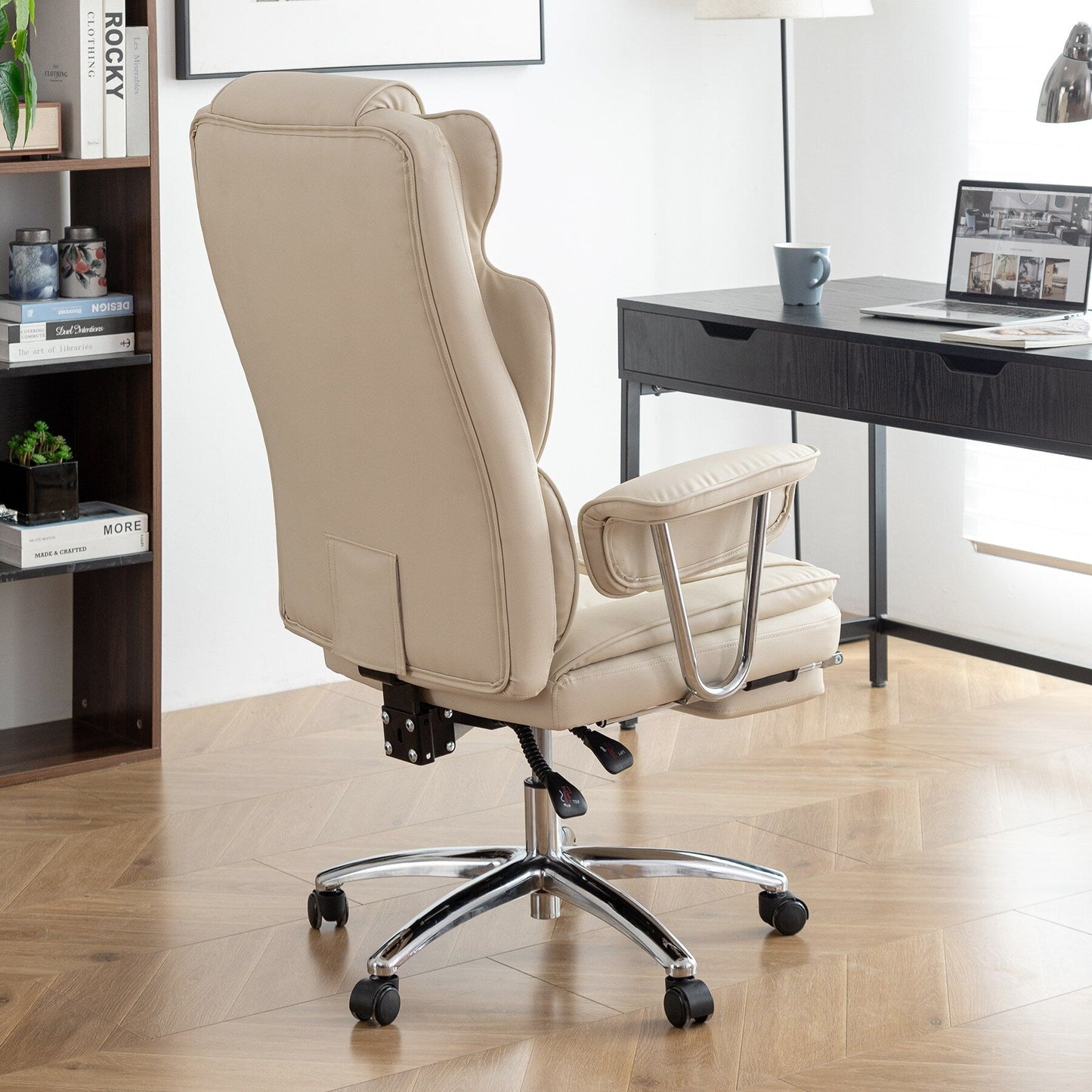 Fauteuil de bureau inclinable ergonomique pivotant à 360° en cuir reconstitué avec dossier haut et support lombaire, repose-pieds et hauteur réglable