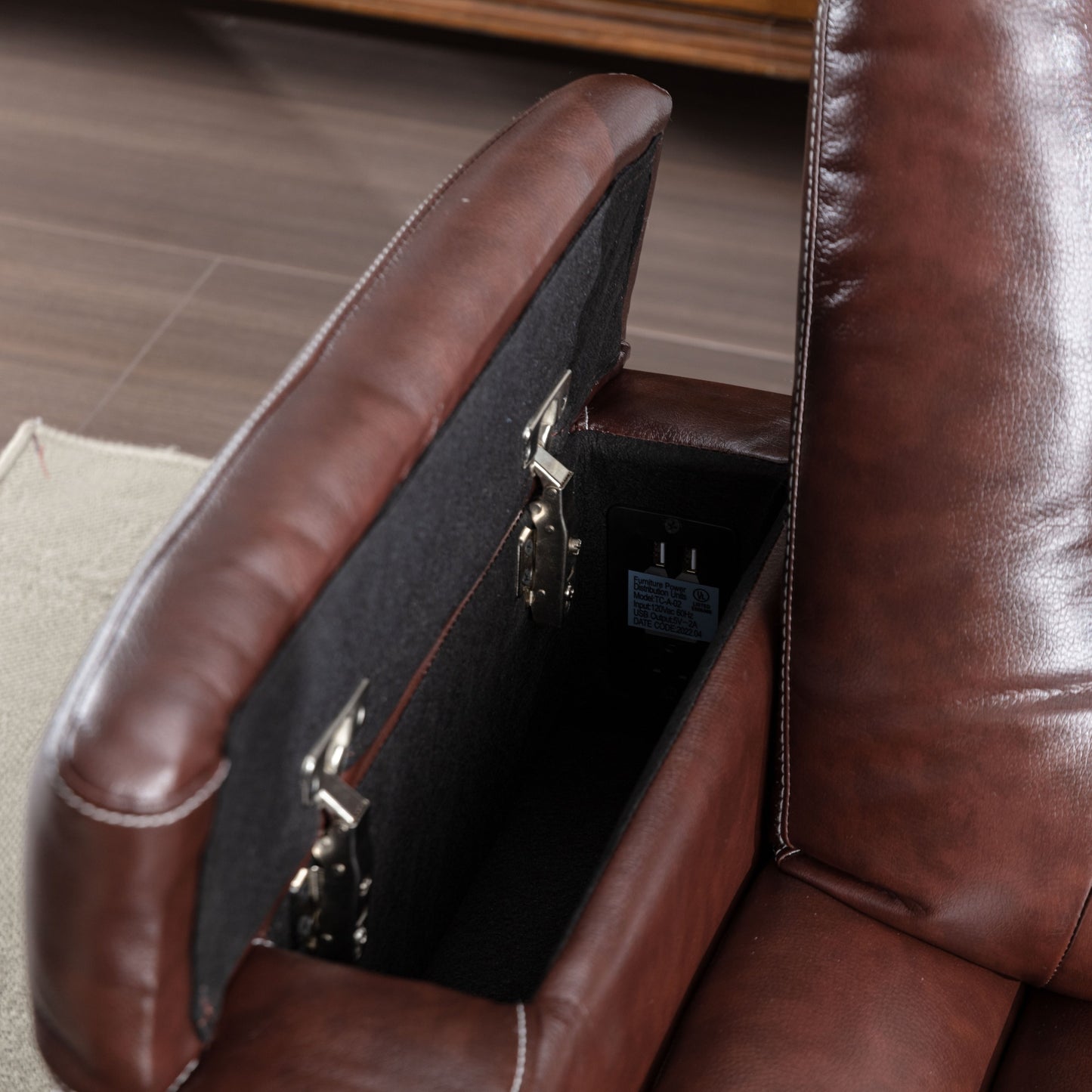 Canapé inclinable simple rembourré pour home cinéma électrique avec rangement dissimulé pour les accoudoirs