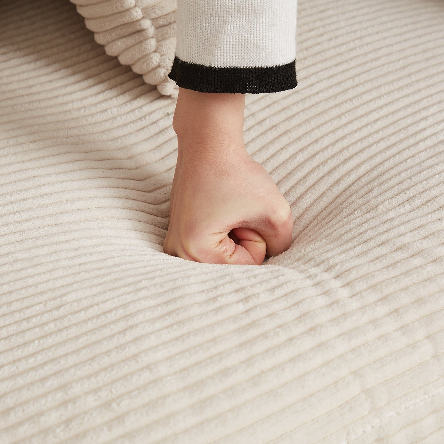 Canapé-lit de luxe avec coussin moelleux : un confort ultime pour votre maison