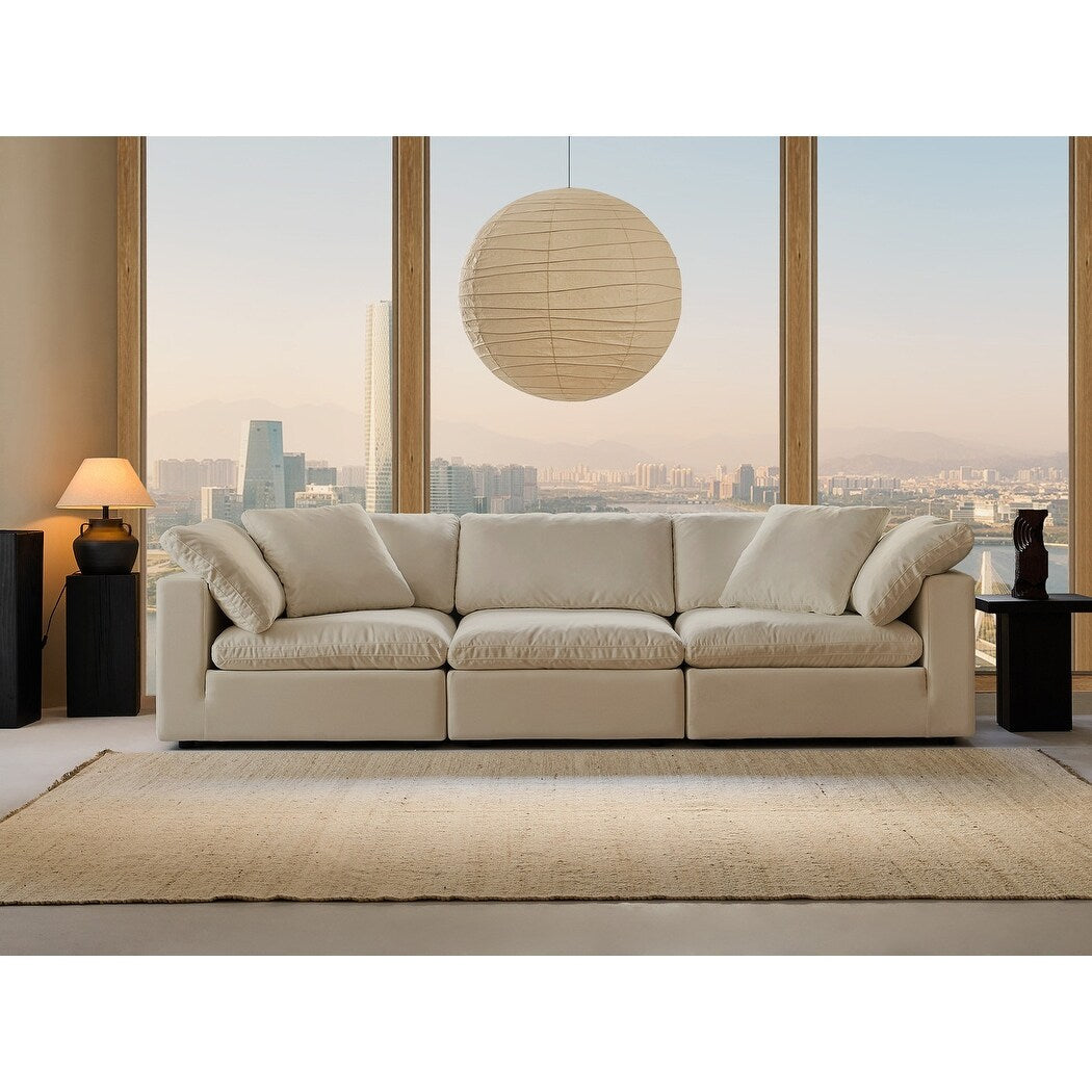 Canapé d'angle rectangulaire en lin beige avec accoudoirs carrés