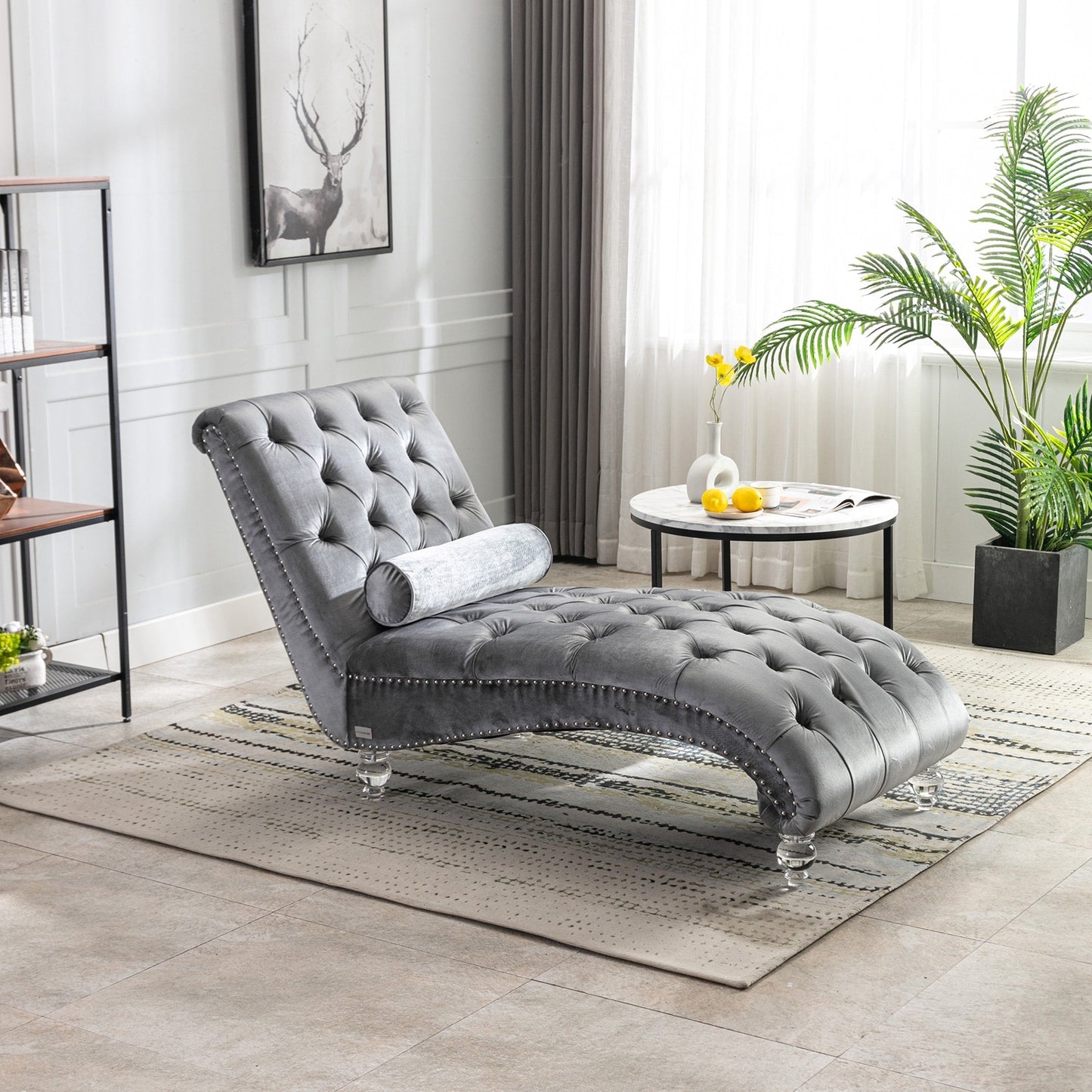 Chaise longue d'intérieur en velours, capitonnée et rembourrée avec coussin, idéale pour la chambre, le salon ou le bureau.