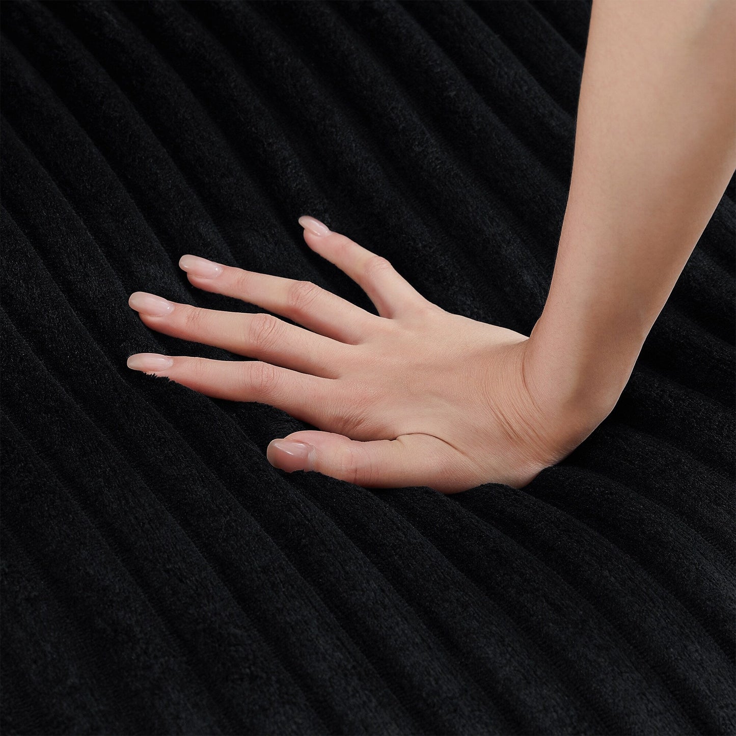 Canapé 4 places en velours côtelé 133 avec ports USB, porte-gobelets rabattables et rangement dissimulé