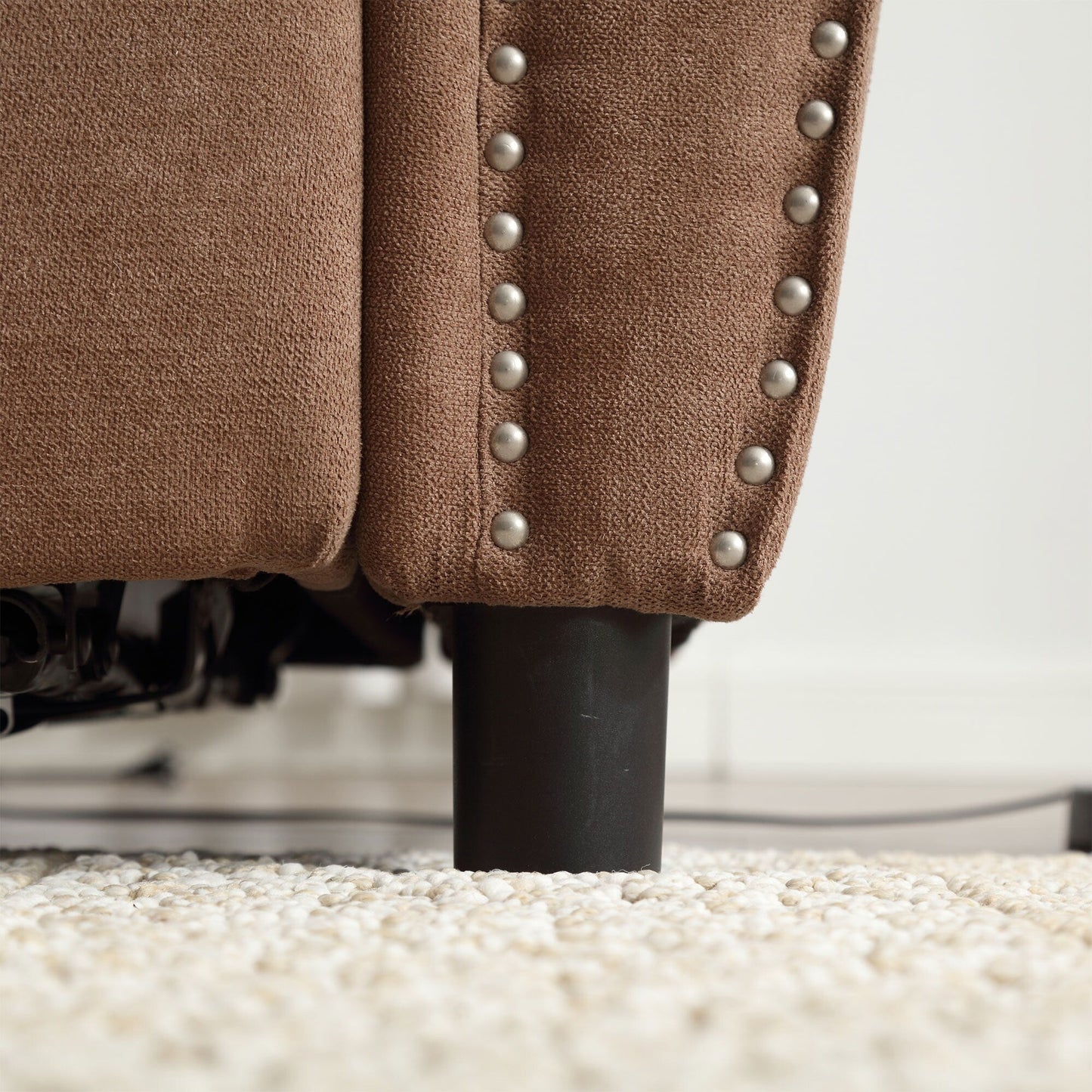 Canapé-lit 3 places en polyester 63 avec matelas gigogne et accoudoirs à rivets rétro