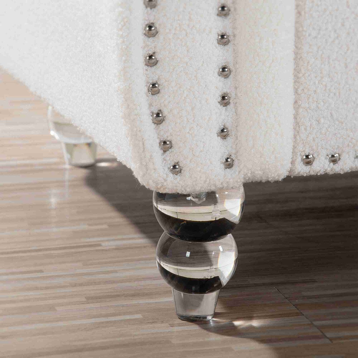 Canapé Chesterfield 3 places blanc à accoudoirs roulés 84