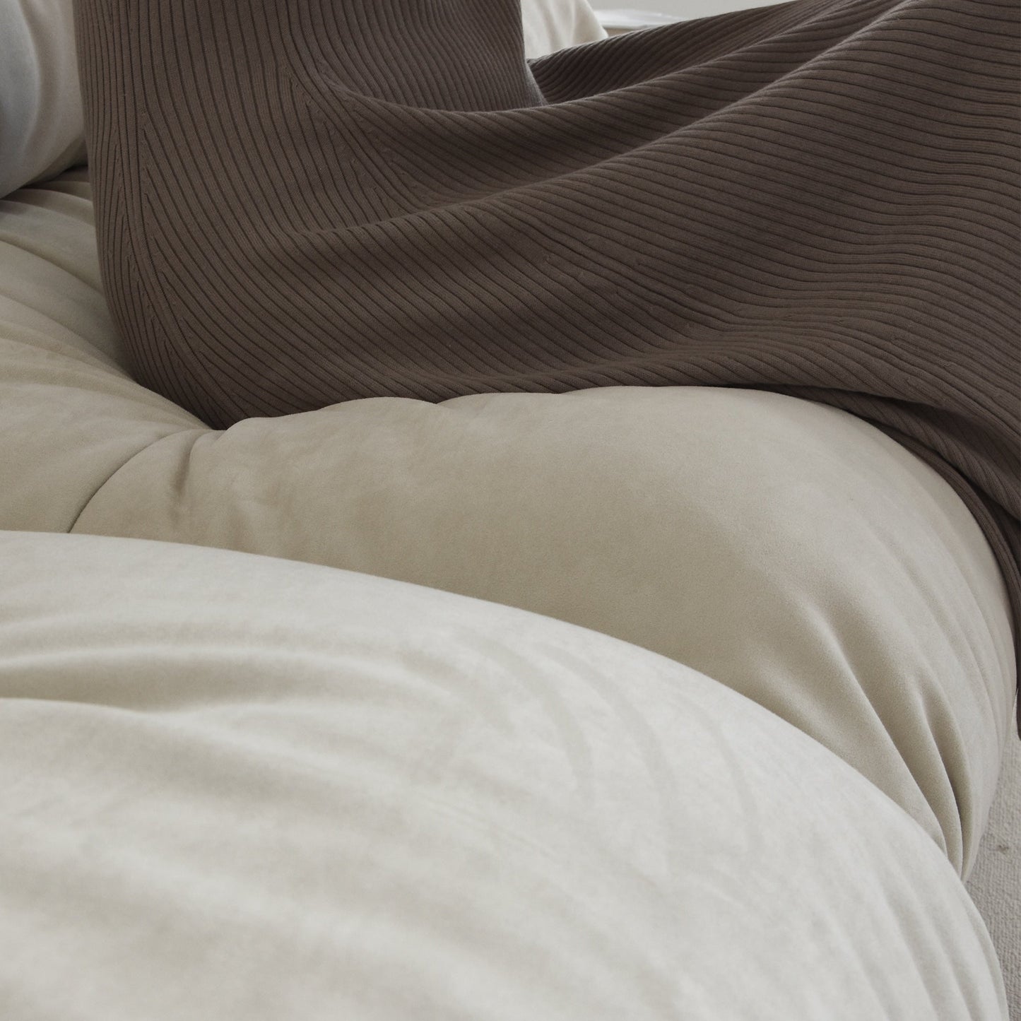 89 Canapé capitonné en forme de nuage