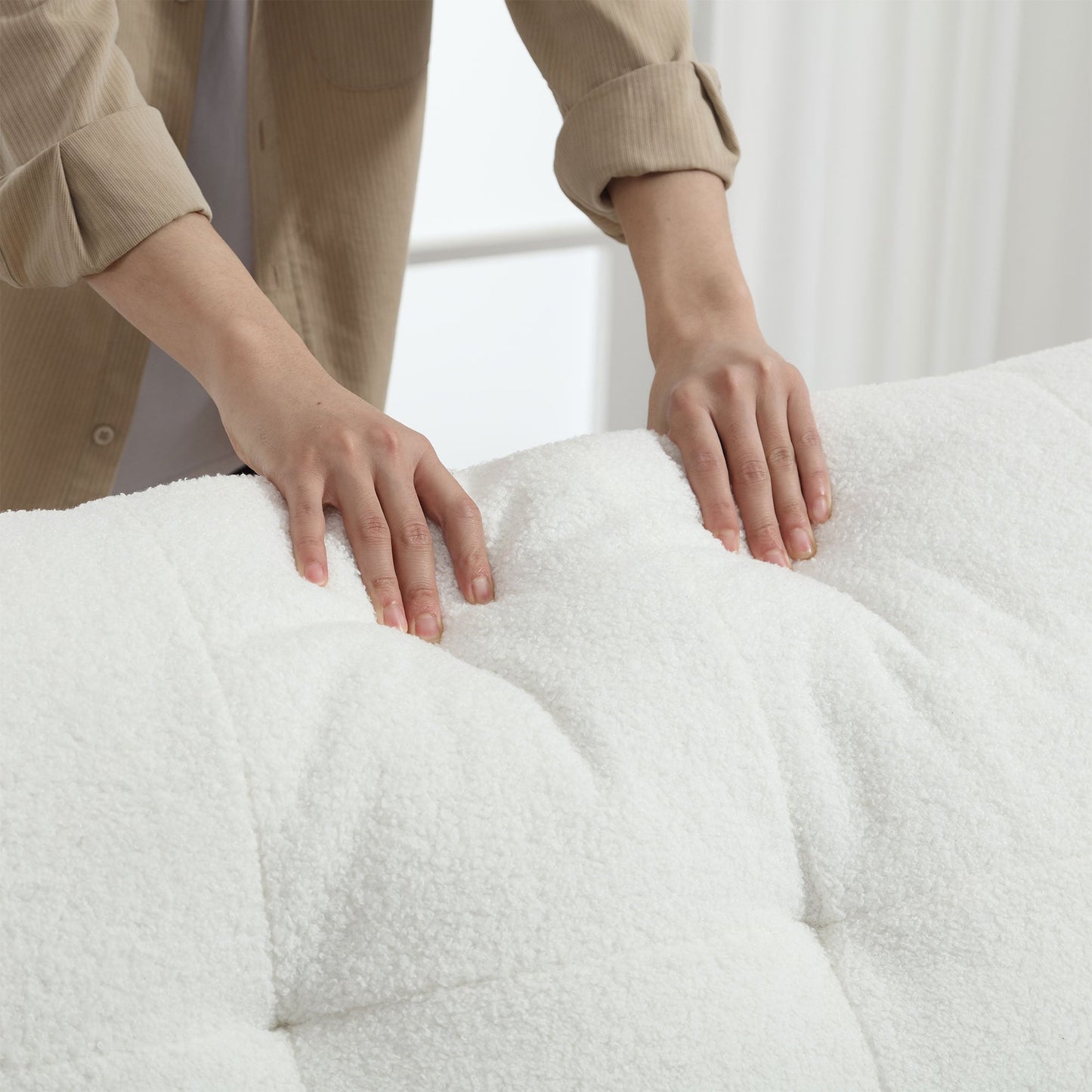 Canapé 2 places en tissu de 96,46 pouces, confortable et rembourré, style nuage, pieds en plastique, pour salon et appartement