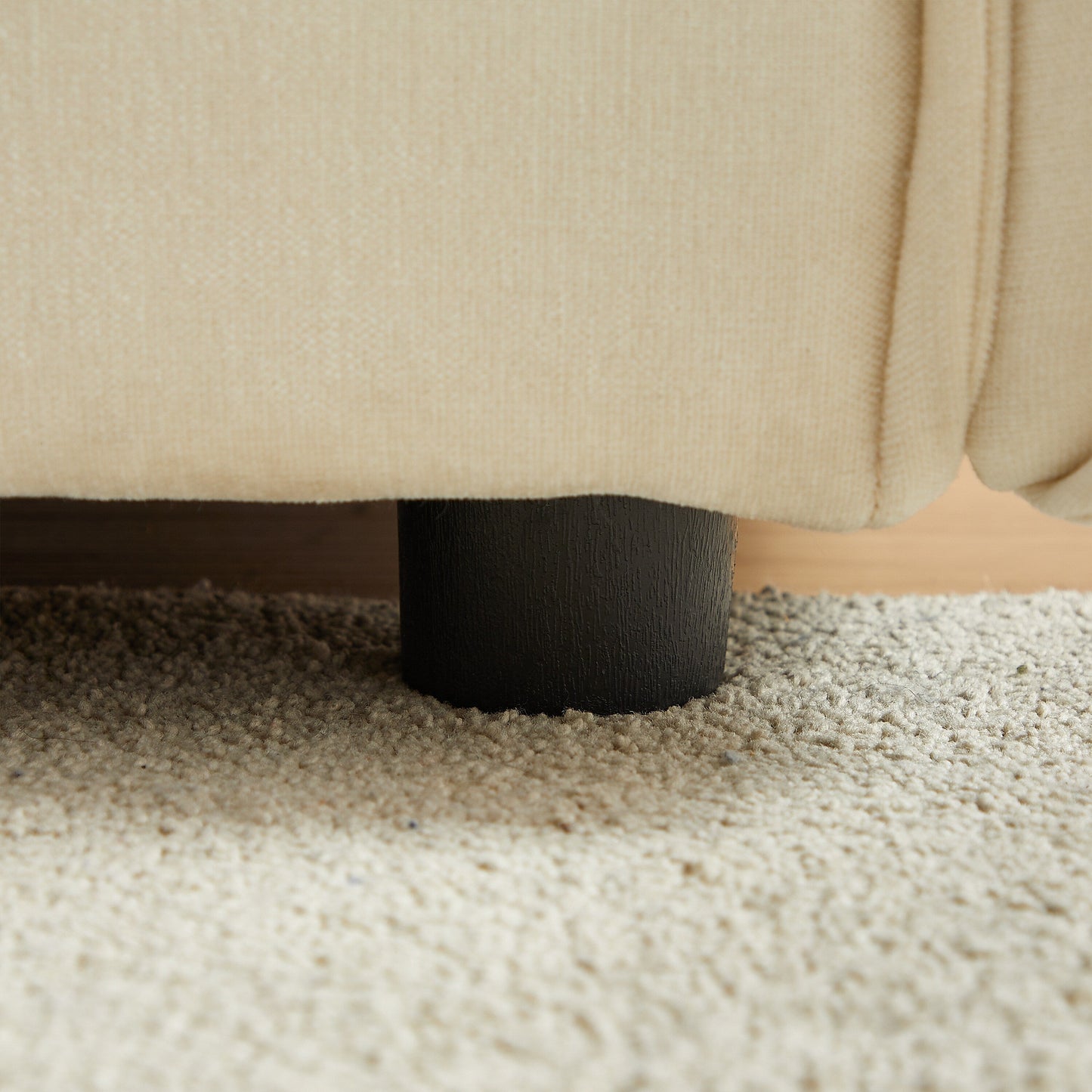 Canapé 3 places en chenille beige avec coussins supplémentaires