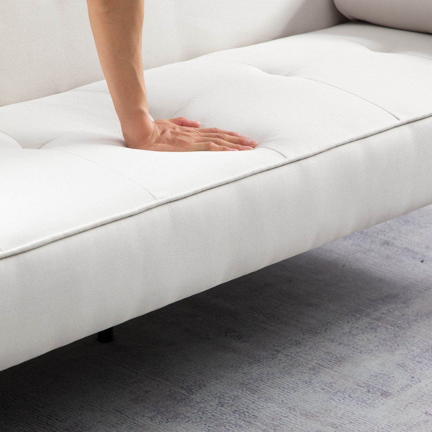 Canapé-lit futon 3 places convertible beige avec pieds en bois