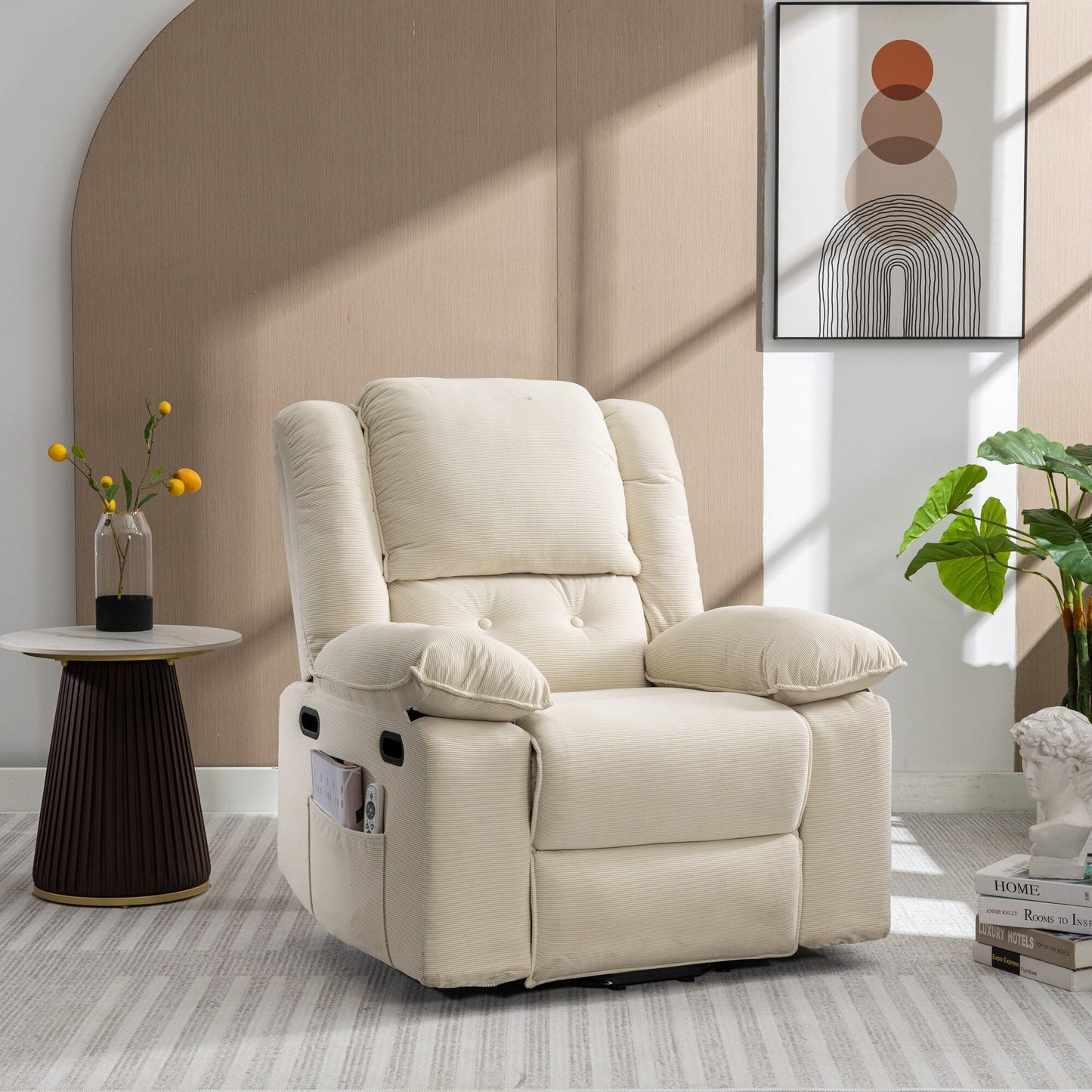 Fauteuil inclinable électrique beige avec massage, chauffage, inclinaison infinie, poches latérales et accoudoirs rétractables