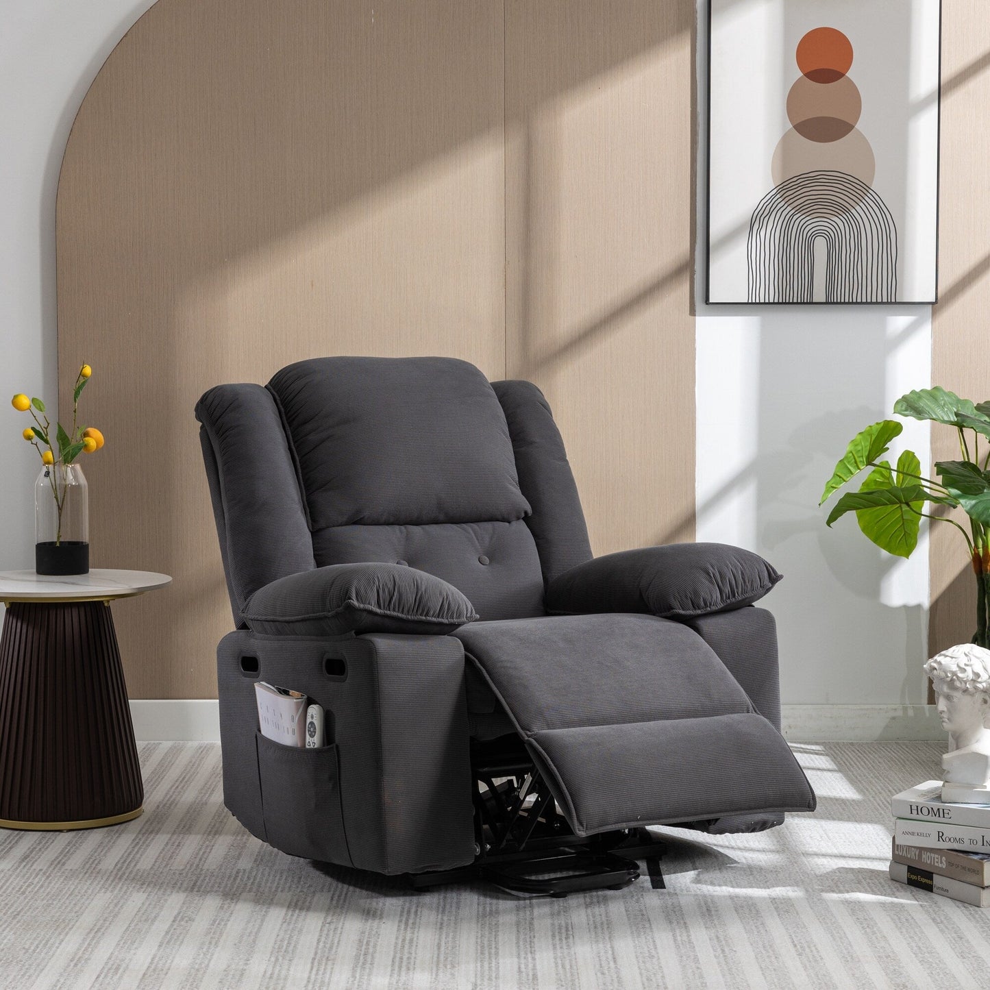 Fauteuil inclinable électrique beige avec massage, chauffage, inclinaison infinie, poches latérales et accoudoirs rétractables