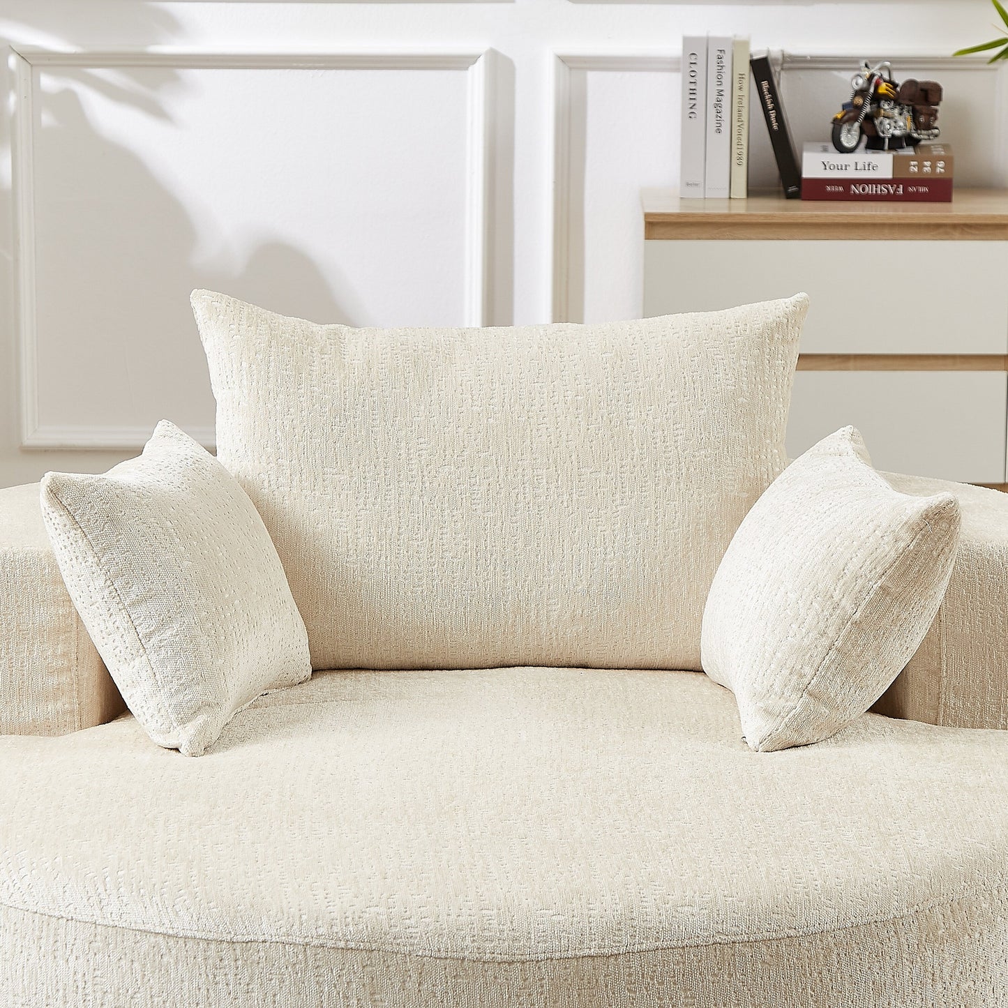 Canapé-lit simple rond en chenille beige avec coussin de dossier