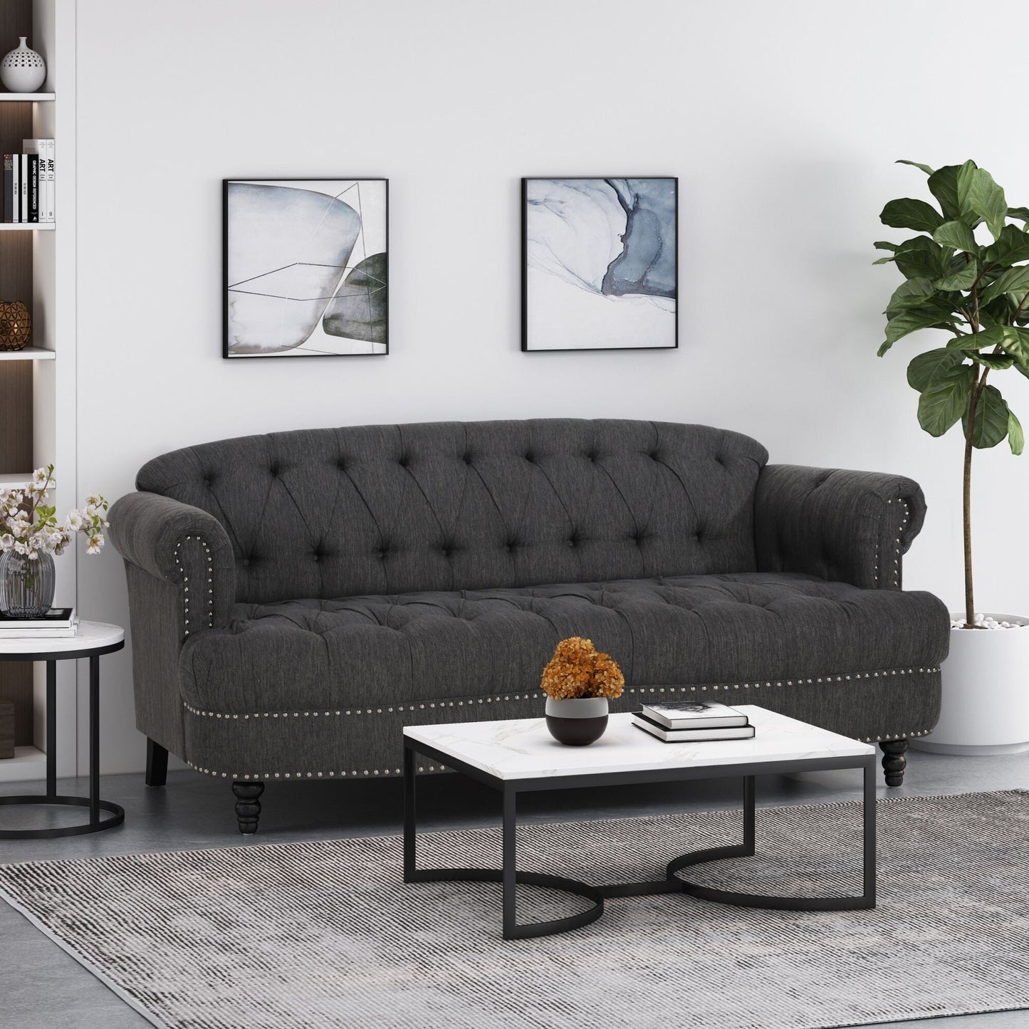Canapé 3 places en tissu noir de 74 po avec détails rivetés et revêtement durable