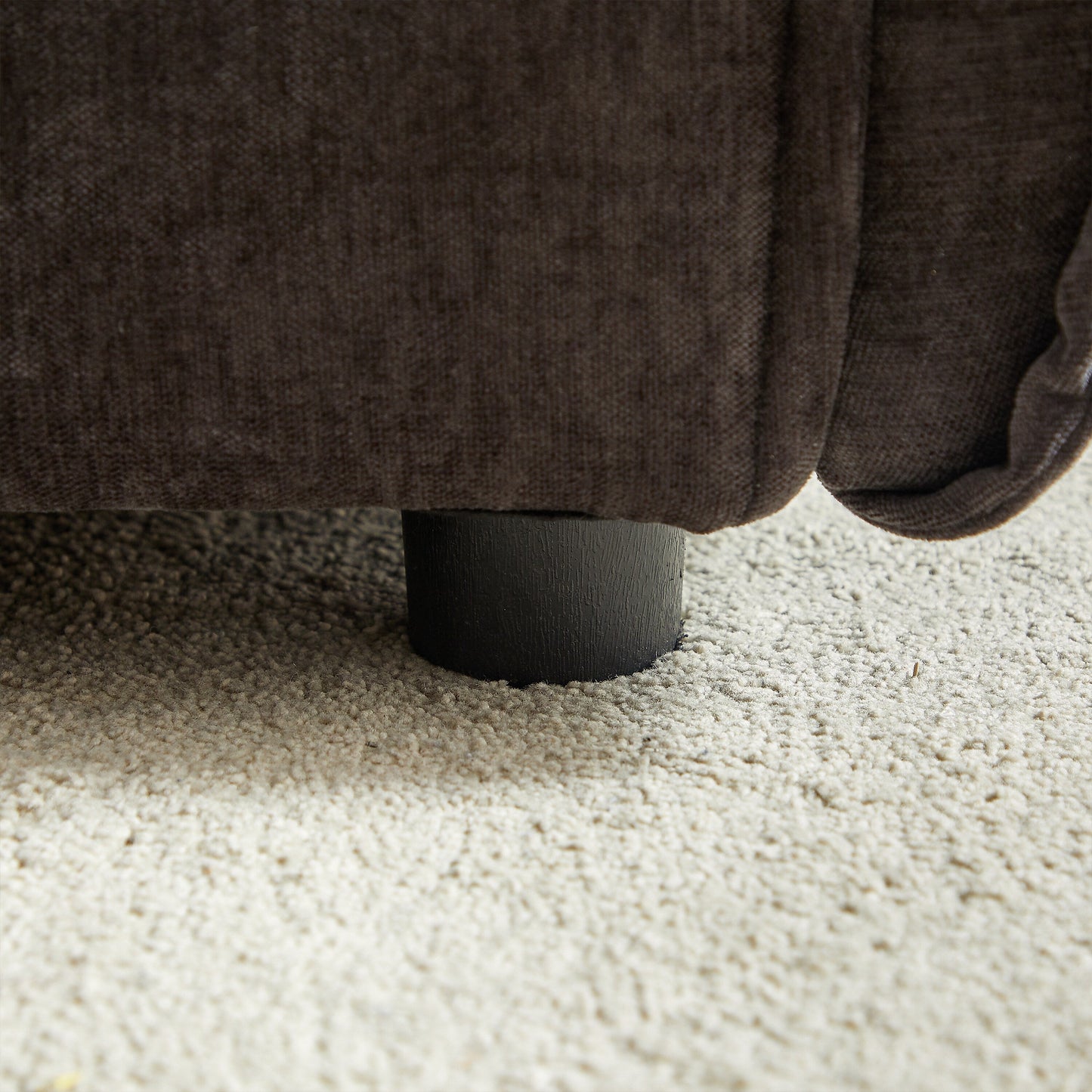 Canapé 3 places en chenille noire avec coussins supplémentaires