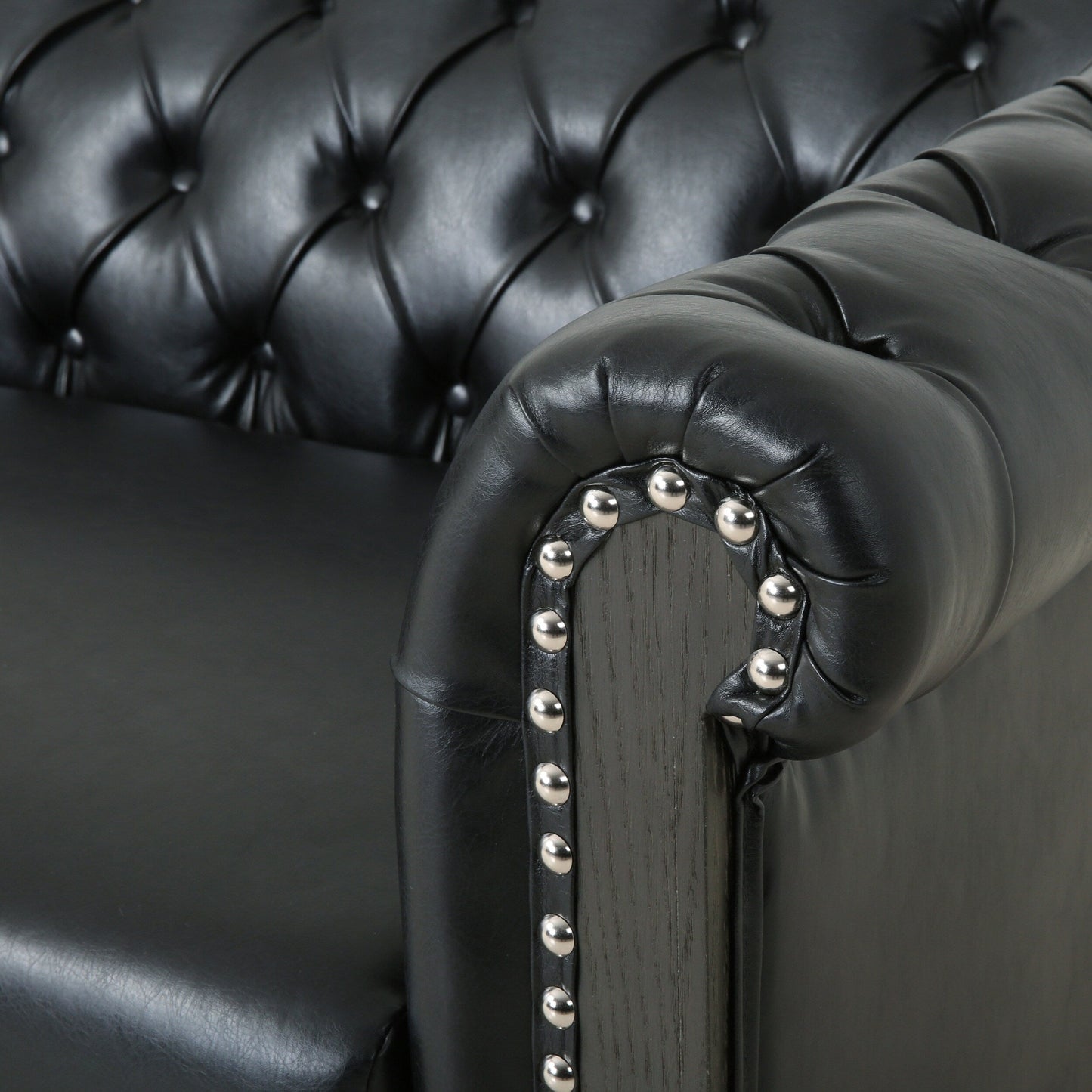 Canapé 3 places Chesterfield noir 78,75 en similicuir avec pieds en bois et clous pour salon