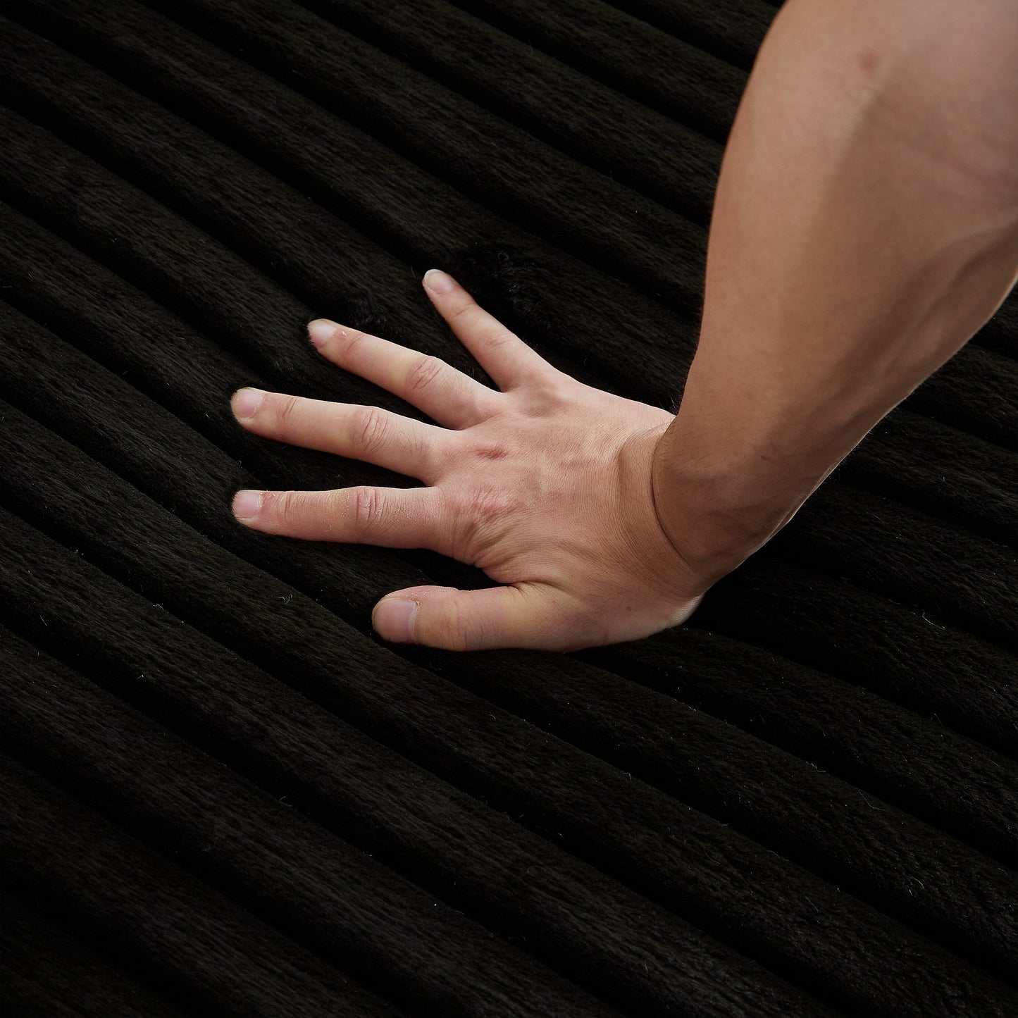 Fauteuil de salon moderne en velours côtelé noir 62,5" avec 2 coussins