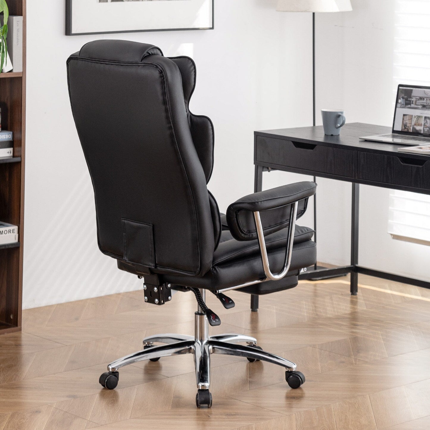 Fauteuil de bureau inclinable ergonomique pivotant à 360° en cuir reconstitué avec dossier haut et support lombaire, repose-pieds et hauteur réglable