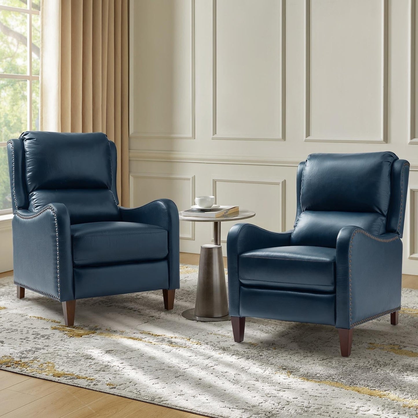 Fauteuil inclinable moderne Brigida en cuir véritable avec garniture cloutée et repose-pieds réglable, lot de 2 par HULALA HOME