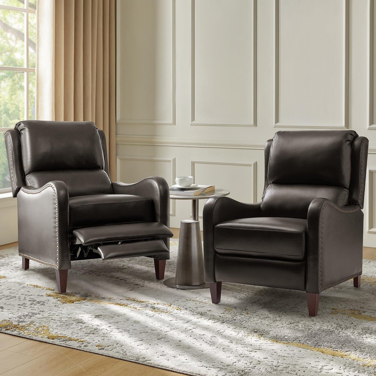 Fauteuil inclinable moderne Brigida en cuir véritable avec garniture cloutée et repose-pieds réglable, lot de 2 par HULALA HOME