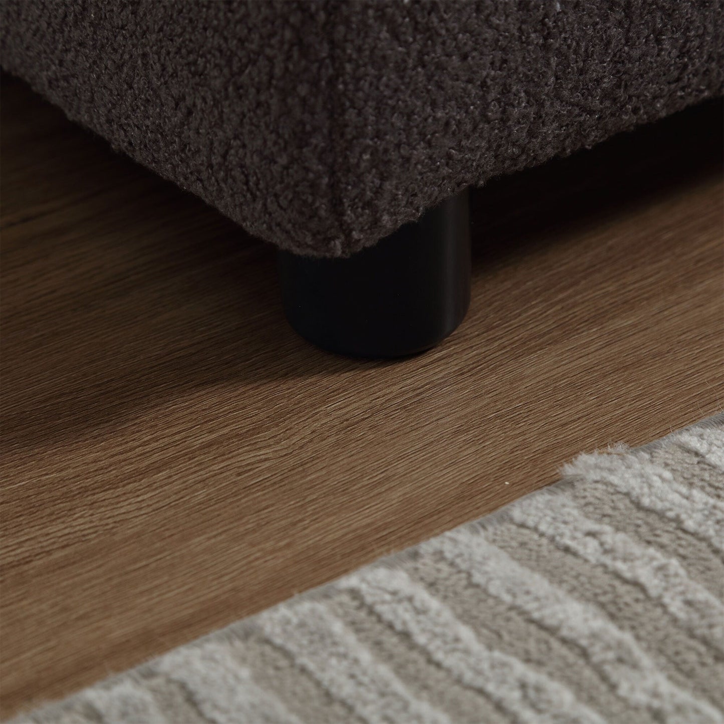 Canapé 2 places en tissu marron 96,46 pouces avec un design rembourré confortable, style nuage et pieds en plastique pour le salon