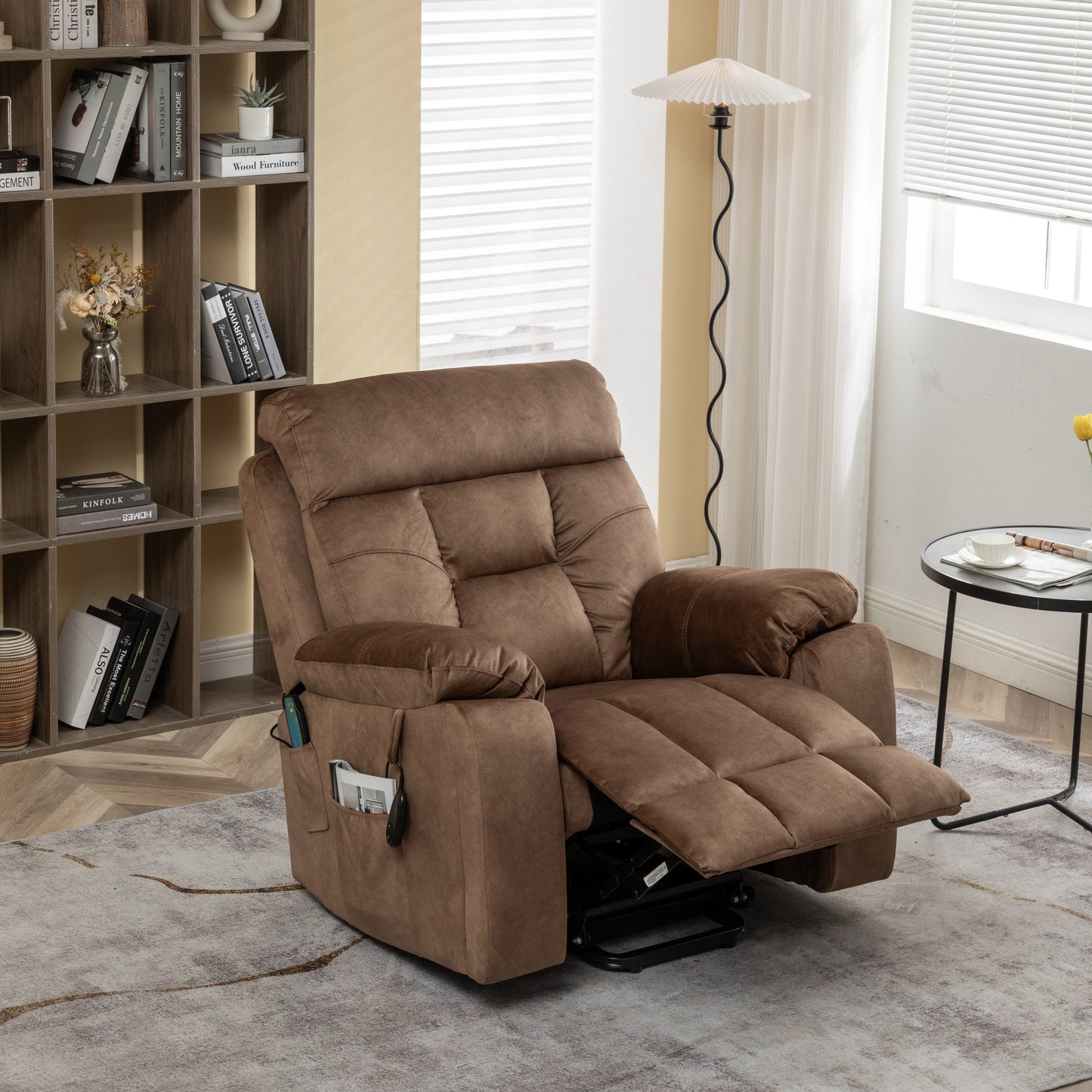 Fauteuil inclinable releveur en velours marron, massage, porte-gobelet dissimulé, poches