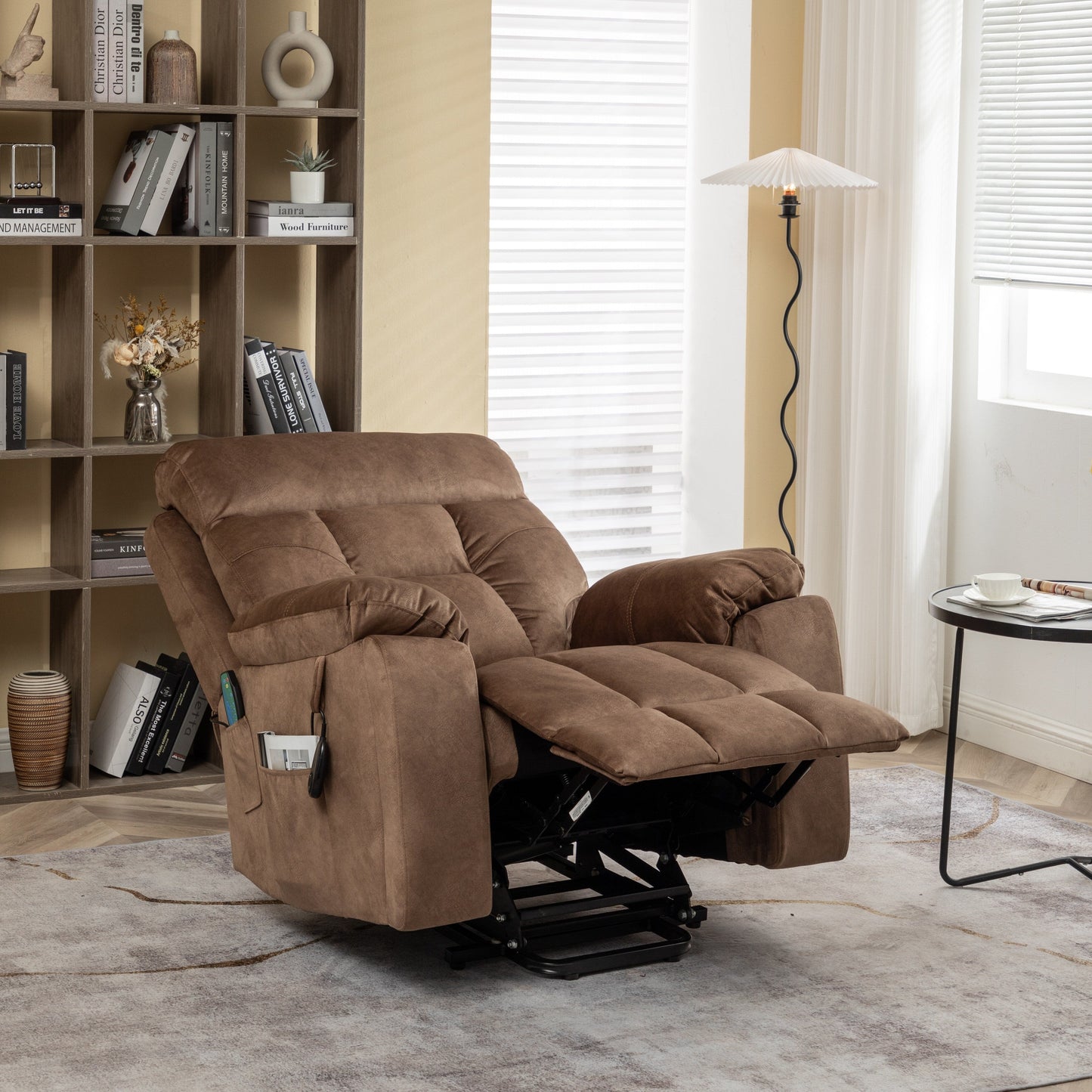 Fauteuil inclinable releveur en velours marron, massage, porte-gobelet dissimulé, poches
