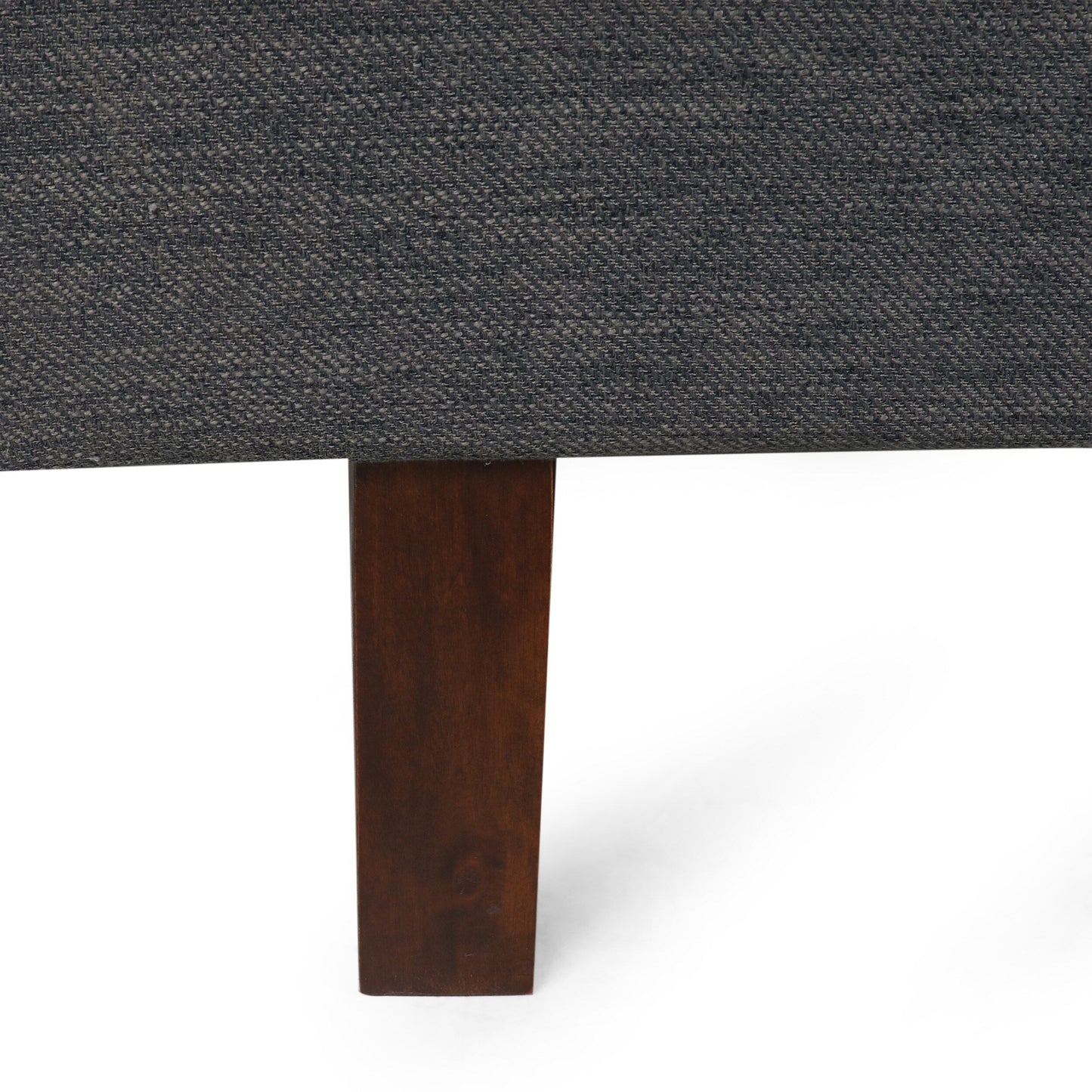 Canapé 3 places capitonné avec pieds en bois et coussins