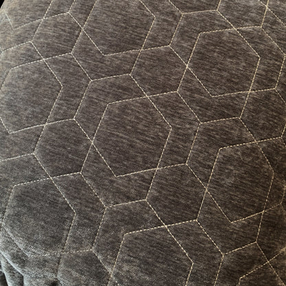 Canapé à dossier coussiné en tissu Camero de Roundhill Furniture