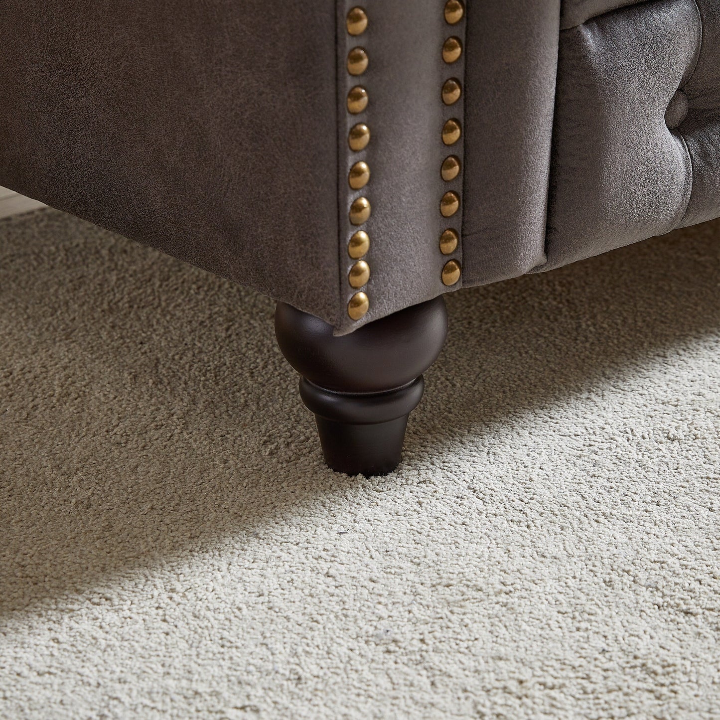 Canapé 3 places Chesterfield 85.5 en tissu technique avec coussins