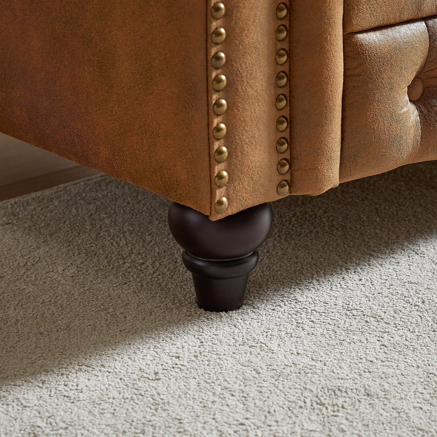 Canapé 3 places Chesterfield 85.5 en tissu technique avec coussins