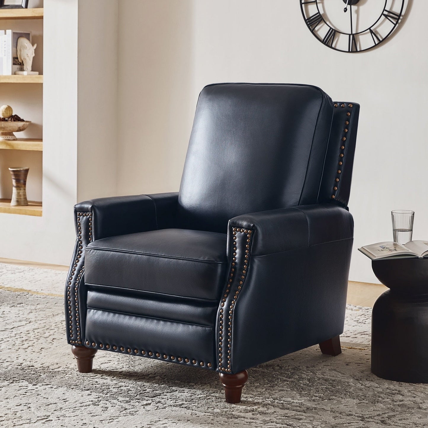 Fauteuil inclinable moderne en cuir véritable de style cigare avec garniture cloutée par HULALA HOME