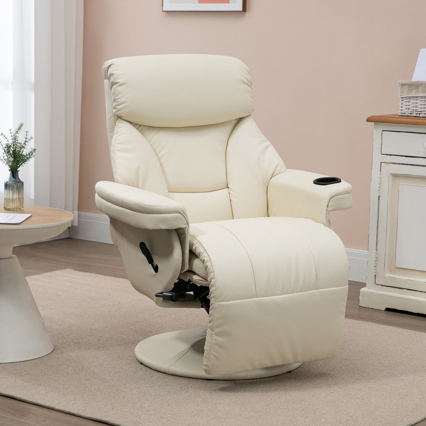 Fauteuil inclinable pivotant en similicuir crème avec repose-pieds manuel, porte-gobelet, rangement latéral et inclinaison à 135°