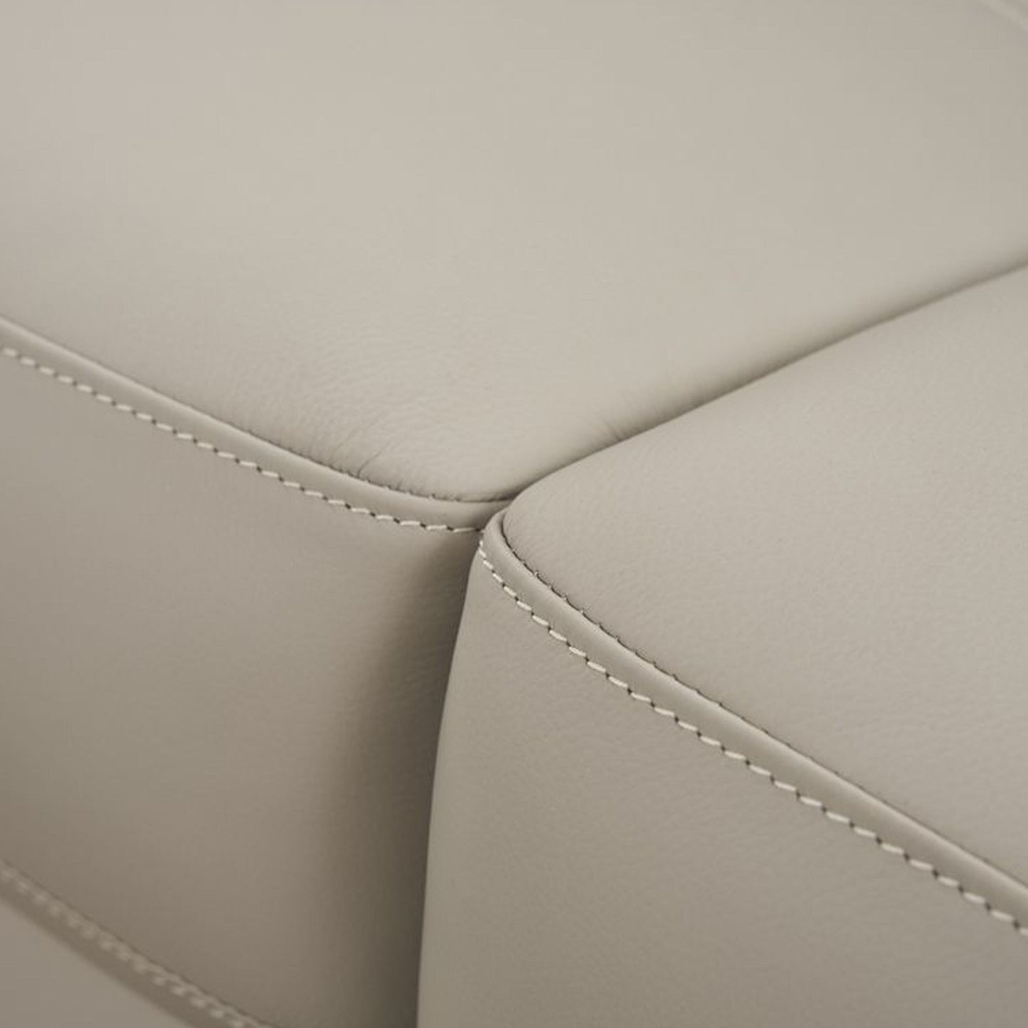 Canapé Danny, cuir italien gris clair, coussins en mousse, pieds en bois, 215 cm