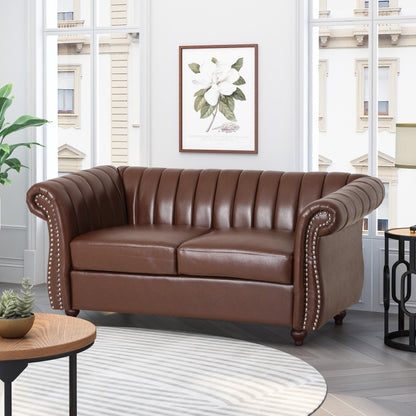 Canapé Chesterfield marron foncé avec têtes de clous et pieds en bouleau