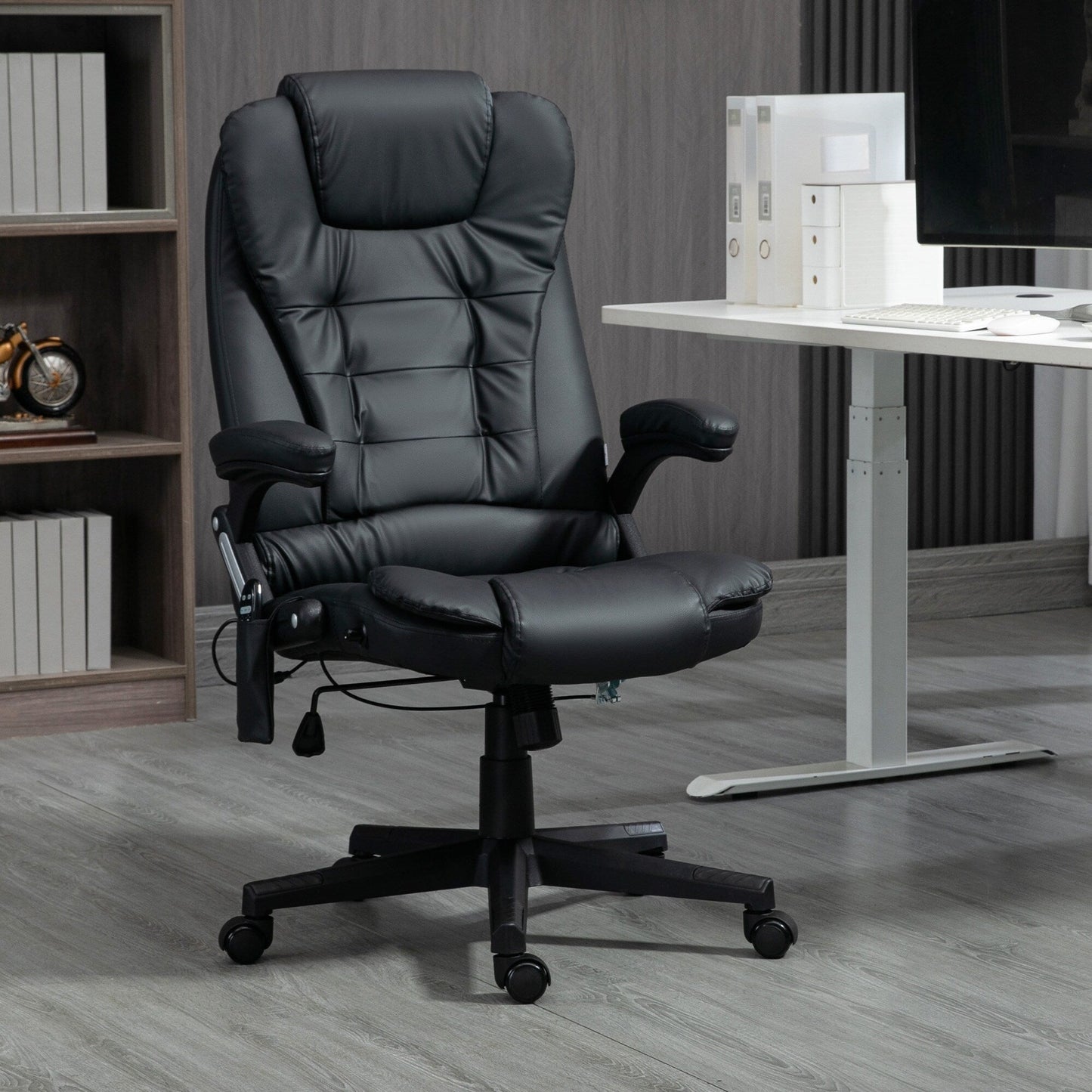 Fauteuil de bureau ergonomique et massant, inclinable et réglable à dossier haut, avec accoudoirs rembourrés et chauffage lombaire.