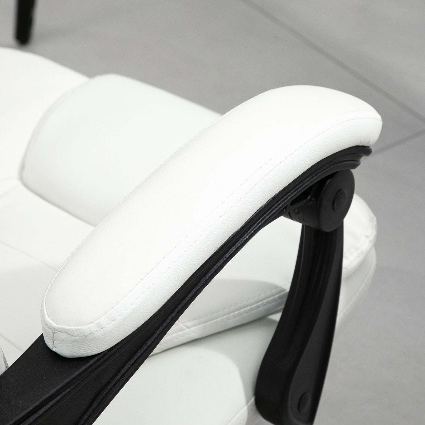 Chaise de bureau ergonomique en cuir PU avec massage à 7 points, dossier inclinable, coussin lombaire et repose-pieds rétractable