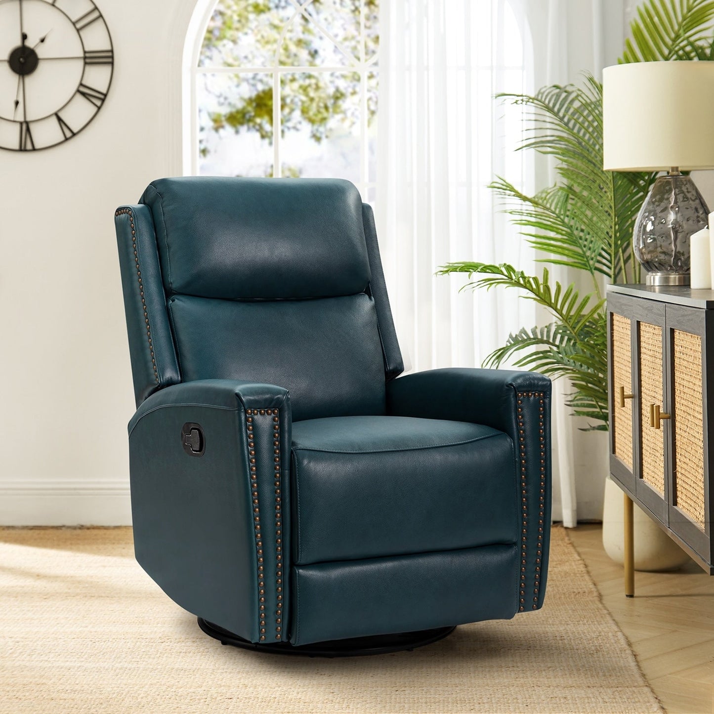 Fauteuil inclinable pivotant à oreilles Fiacro 30.31 en cuir véritable, large et moderne, avec garnitures cloutées