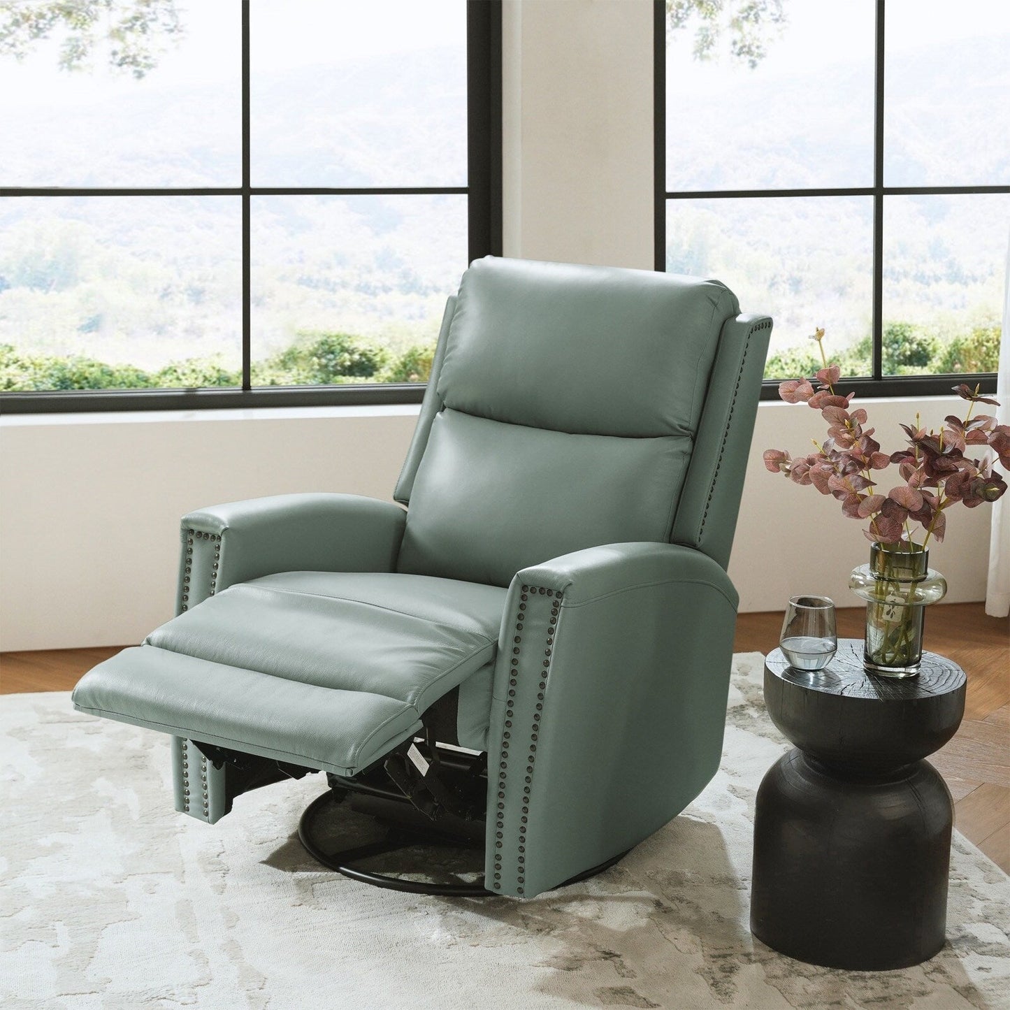 Fauteuil inclinable pivotant à oreilles Fiacro 30.31 en cuir véritable, large et moderne, avec garnitures cloutées