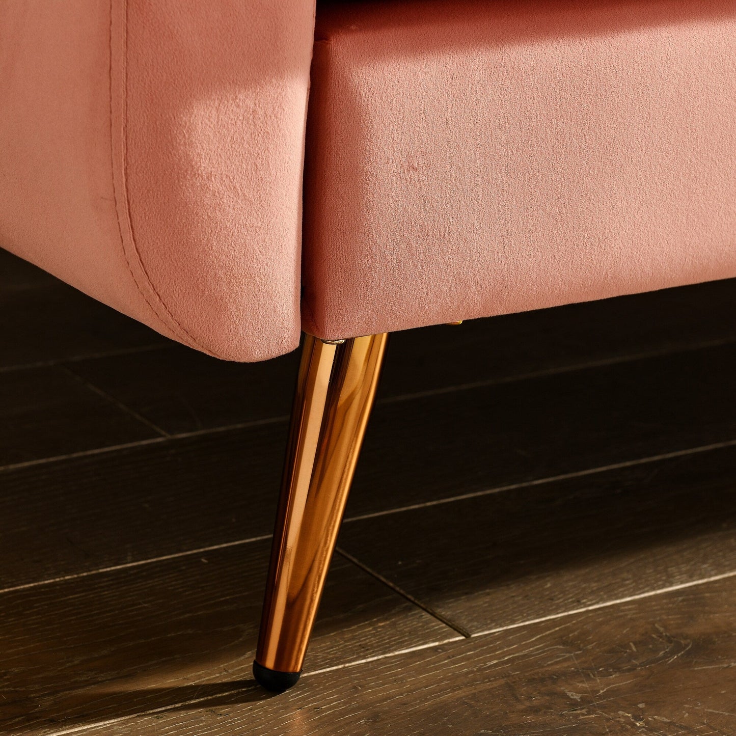 Canapé causeuse capitonné en mousse avec pieds en fer