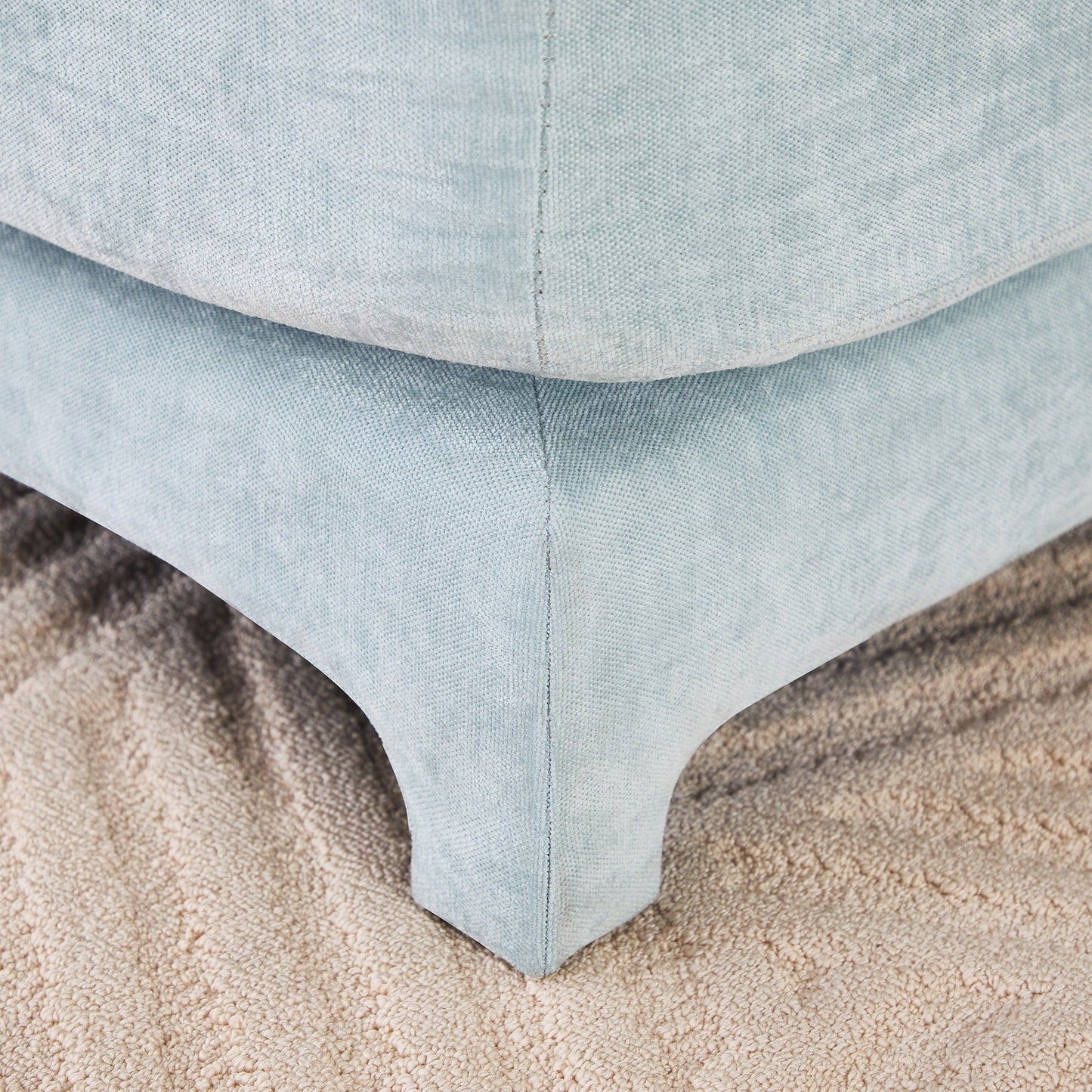 Canapé quatre places en chenille avec coussin lombaire