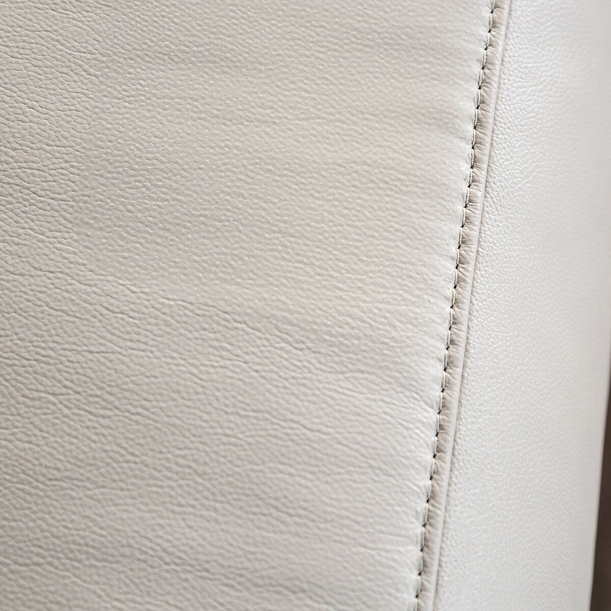 Canapé inclinable manuel Marty Modern Leather Match de Furniture of America avec accoudoirs rembourrés évasés