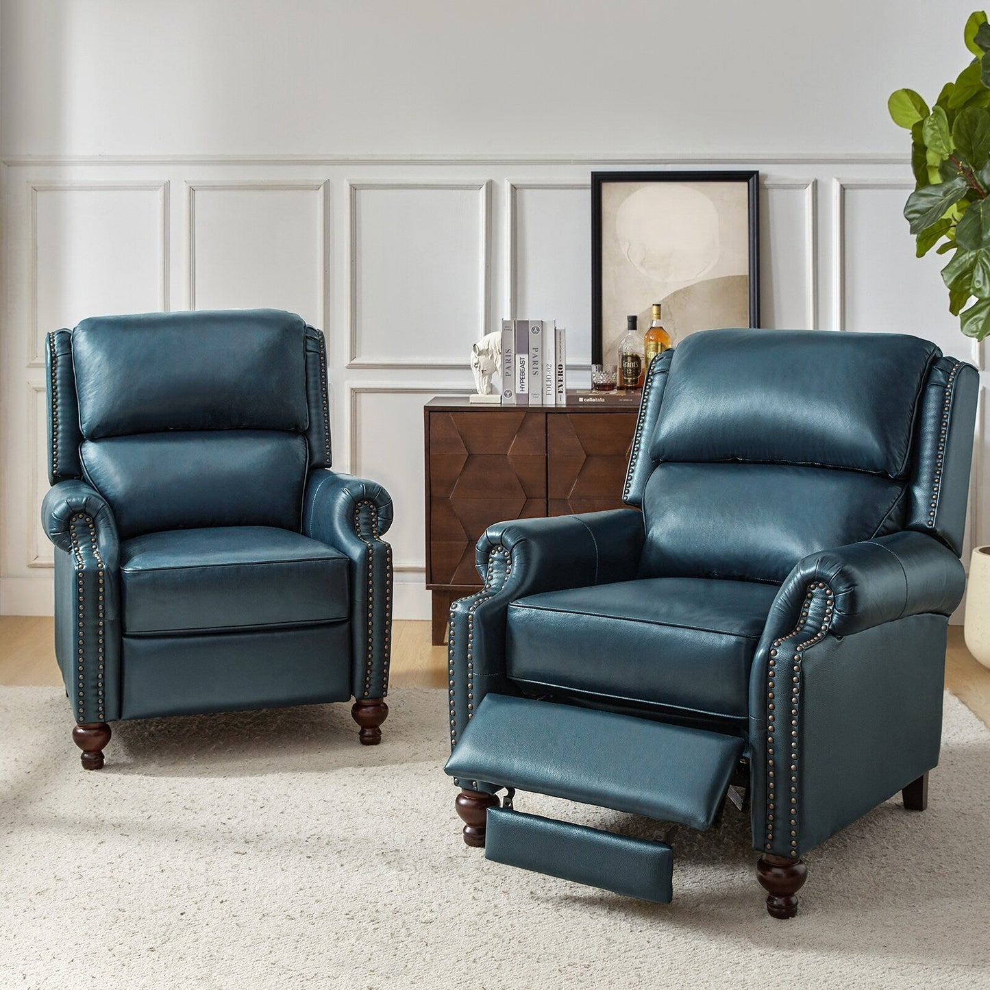 Ensemble de 2 fauteuils inclinables Gabriela en cuir véritable, style Mid-Century Modern, avec garniture cloutée, par HULALA HOME