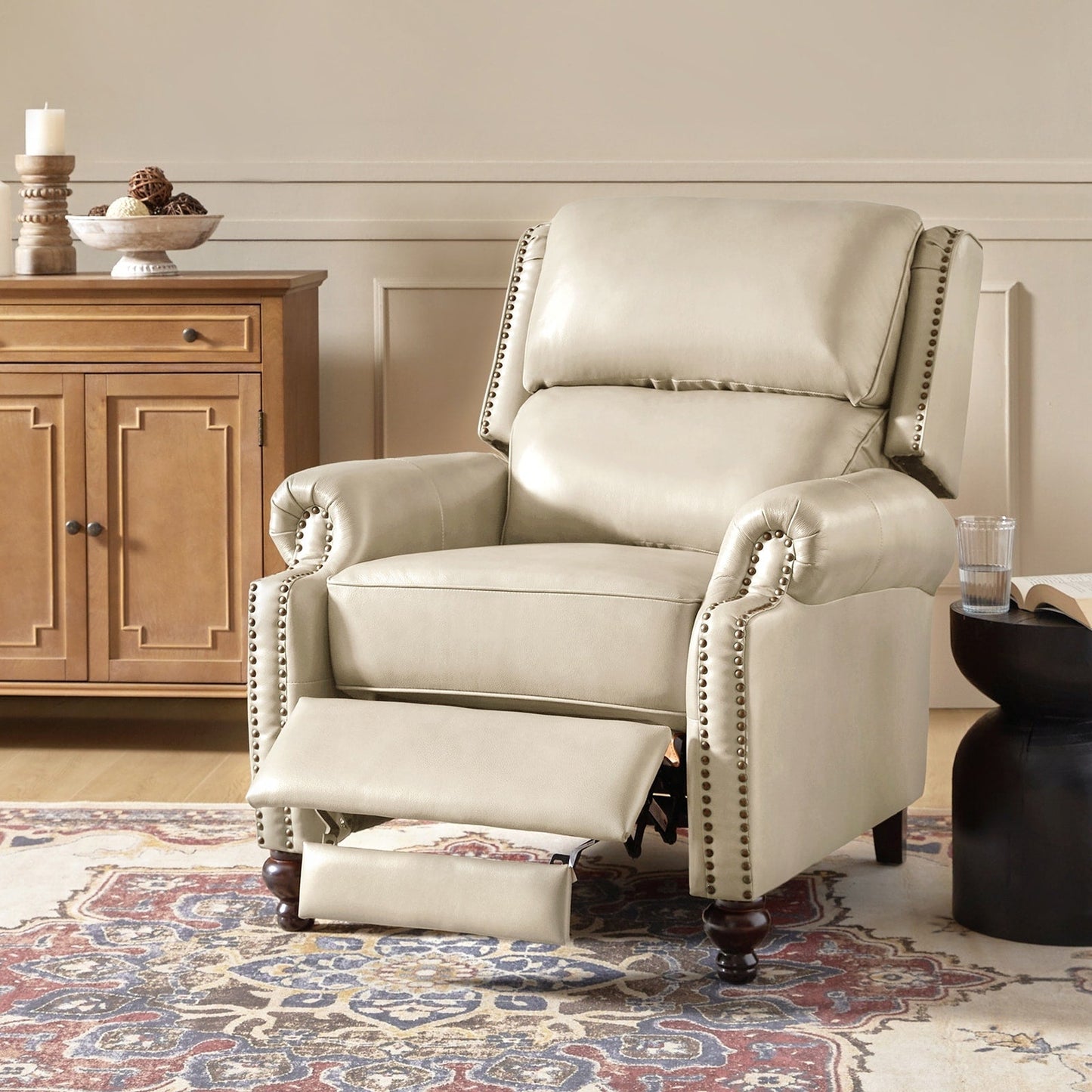 Fauteuil inclinable Gabriela en cuir véritable, style milieu de siècle, avec pieds coniques en bloc, par HULALA HOME