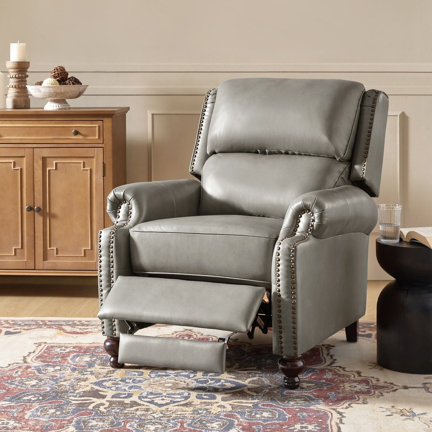 Fauteuil inclinable Gabriela en cuir véritable, style milieu de siècle, avec pieds coniques en bloc, par HULALA HOME