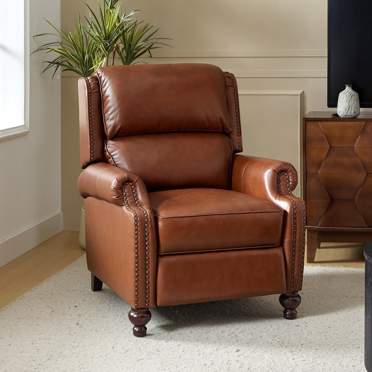 Fauteuil inclinable Gabriela en cuir véritable, style milieu de siècle, avec pieds coniques en bloc, par HULALA HOME