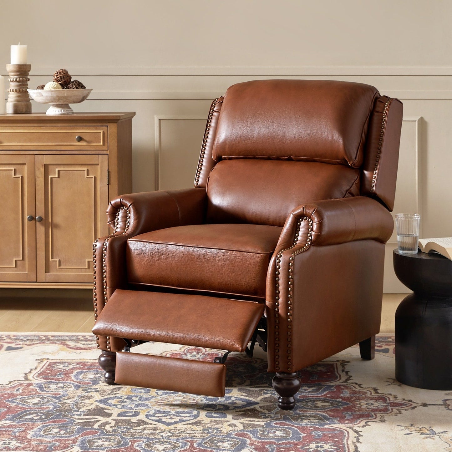 Fauteuil inclinable Gabriela en cuir véritable, style milieu de siècle, avec pieds coniques en bloc, par HULALA HOME