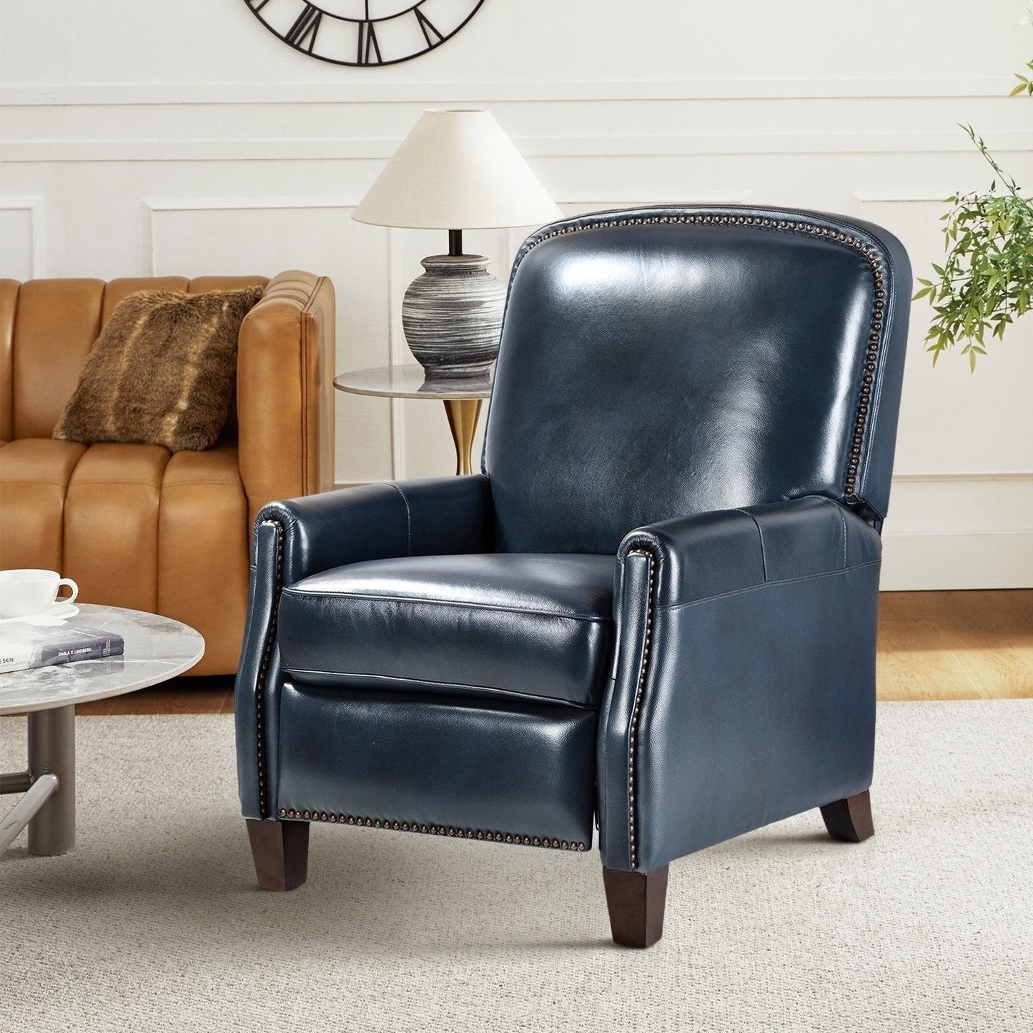 Fauteuil inclinable Gladis Modern Retro en cuir véritable avec garniture cloutée par HULALA HOME