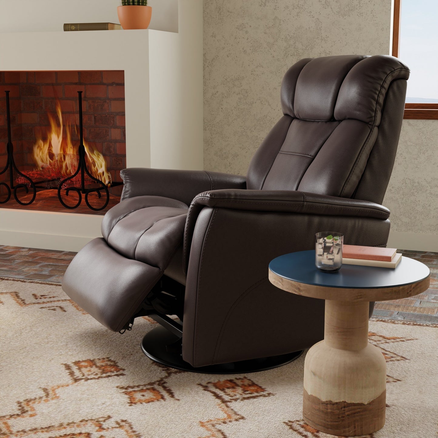 Fauteuil inclinable pivotant Global Home avec appui-tête et repose-pieds réglables manuellement en similicuir Bentley