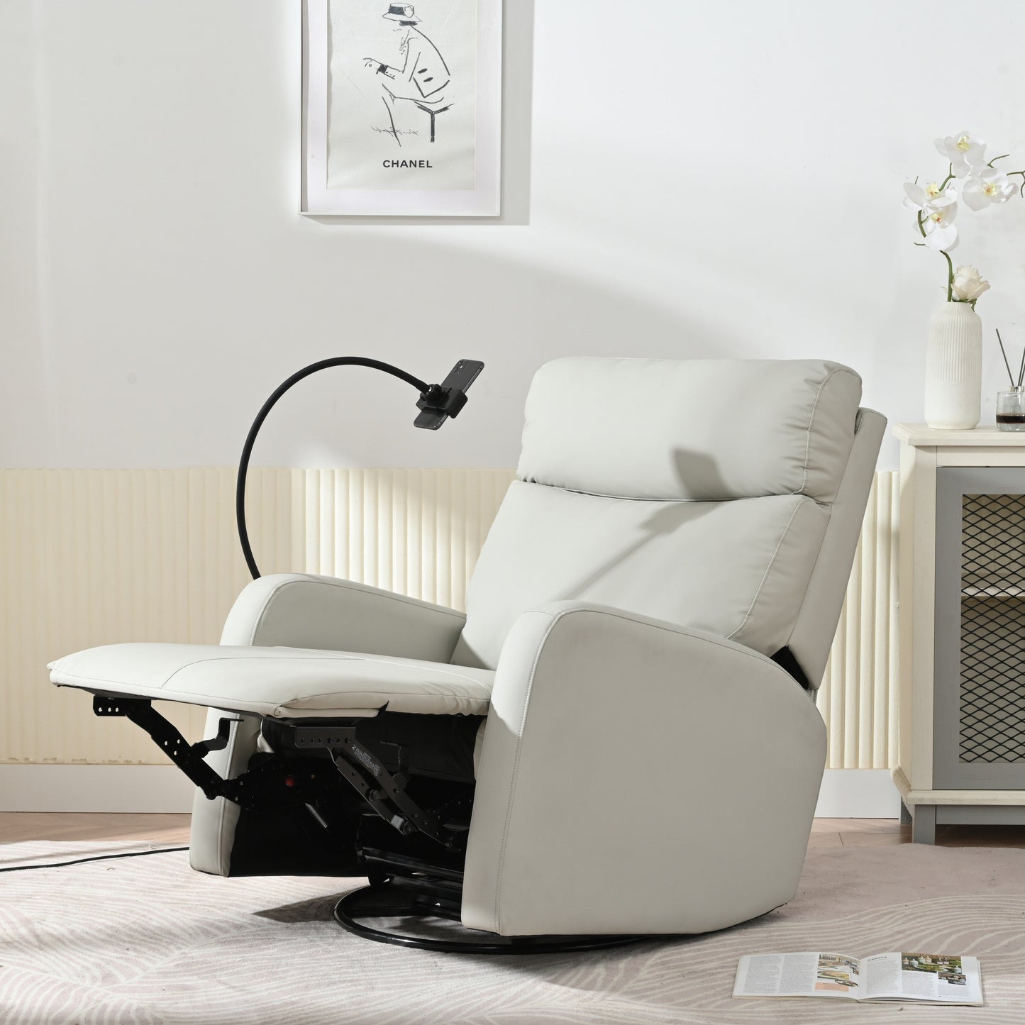 Fauteuil inclinable pivotant à 360° gris avec repose-pieds réglable, confort rembourré et support de téléphone intégré