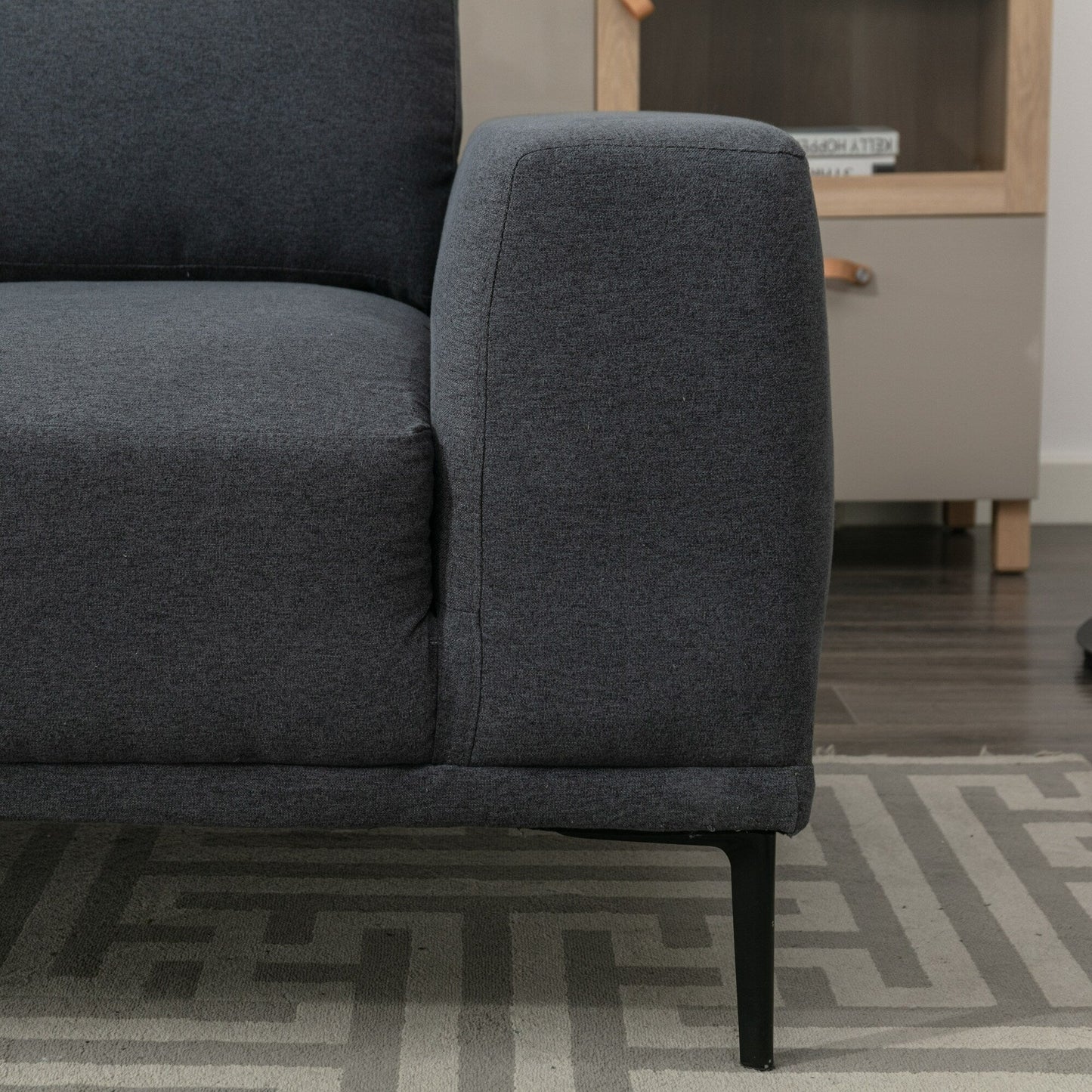 Canapé 2 places en tissu gris moderne de 190 cm avec pieds en fer et coussins confortables, pour salon, appartement ou chambre.