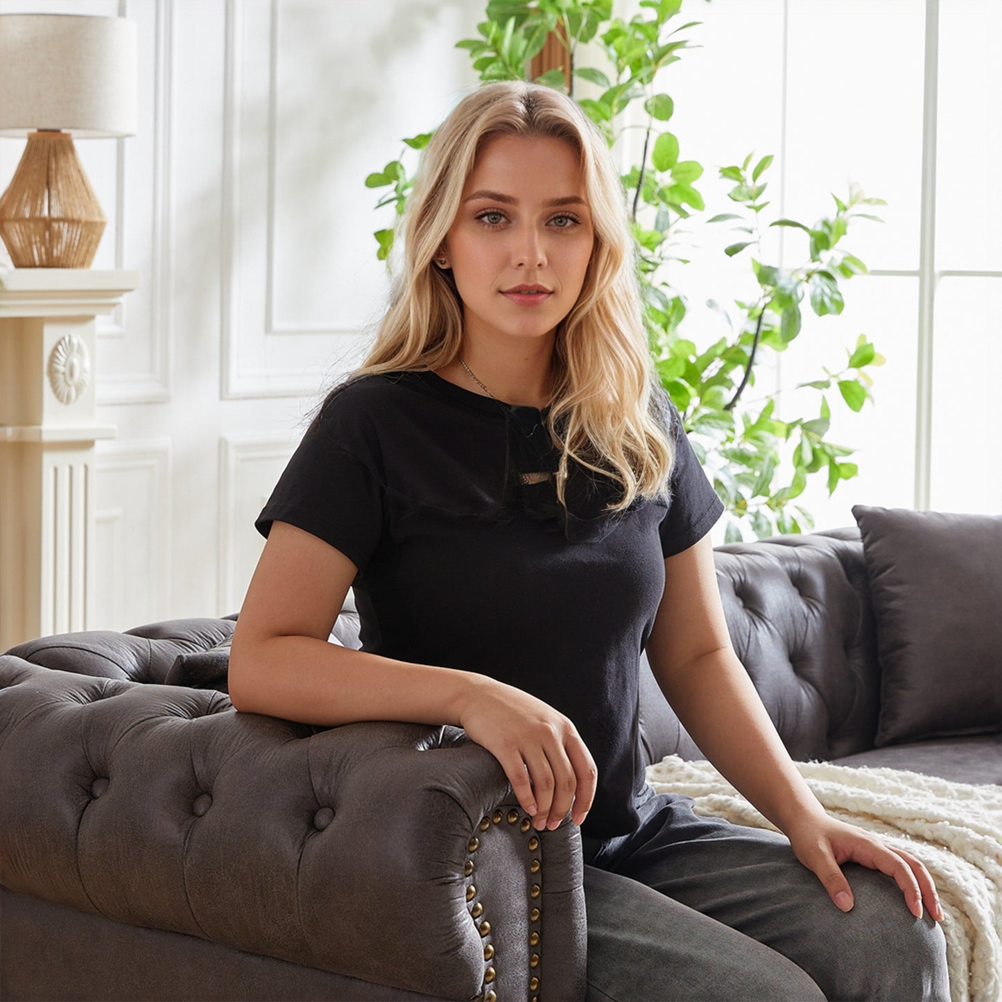 Canapé Chesterfield 3 places en tissu technique gris 85,5 avec accoudoirs roulés et 2 coussins pour le salon